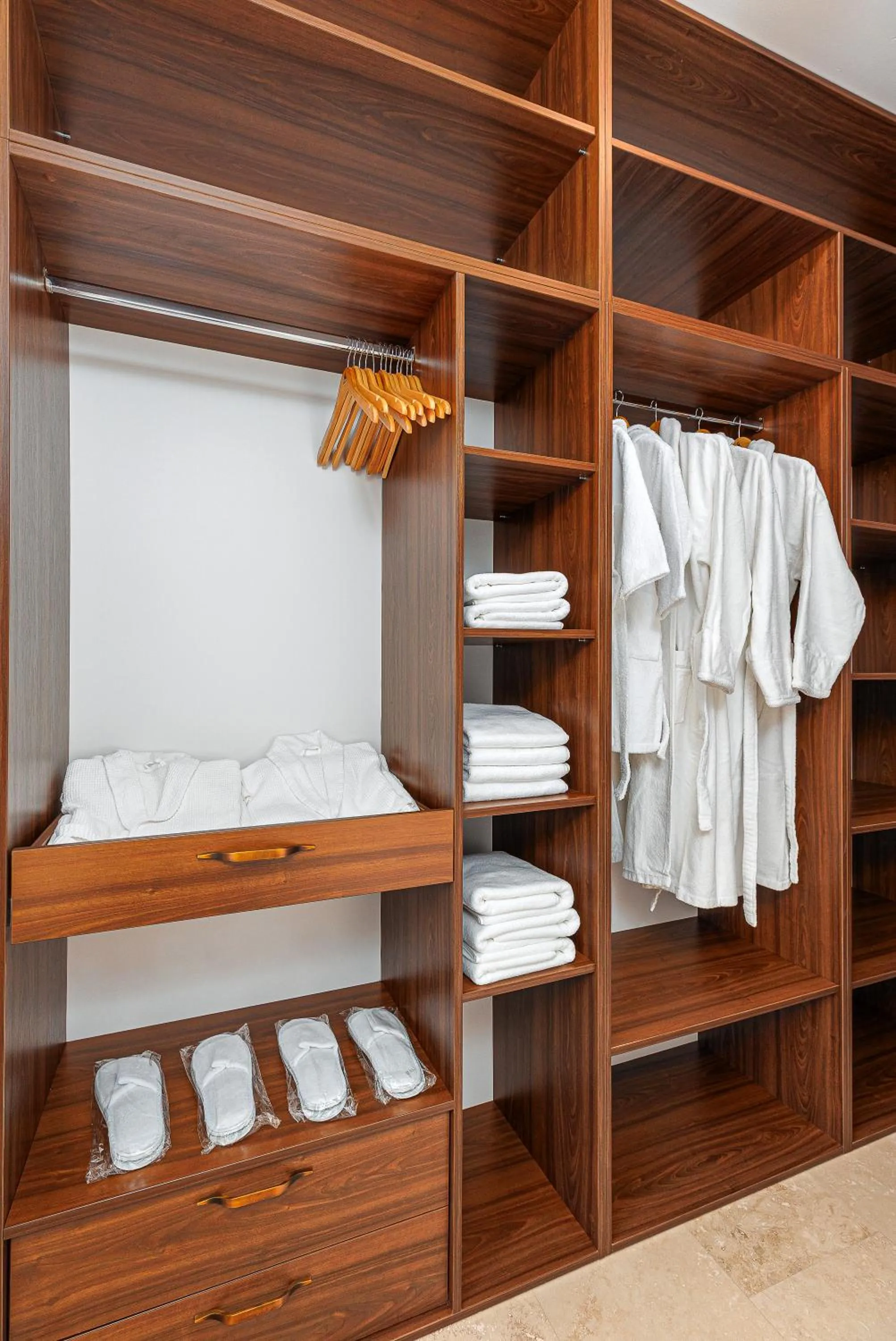 wardrobe in Oak Leaf Residences