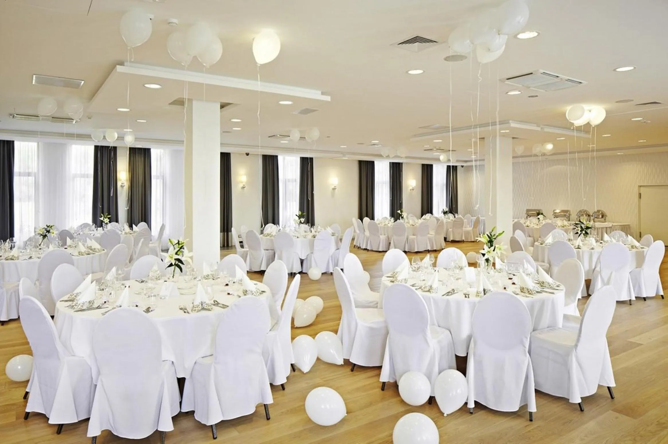 Staff in Mercure Wiazowna Brant