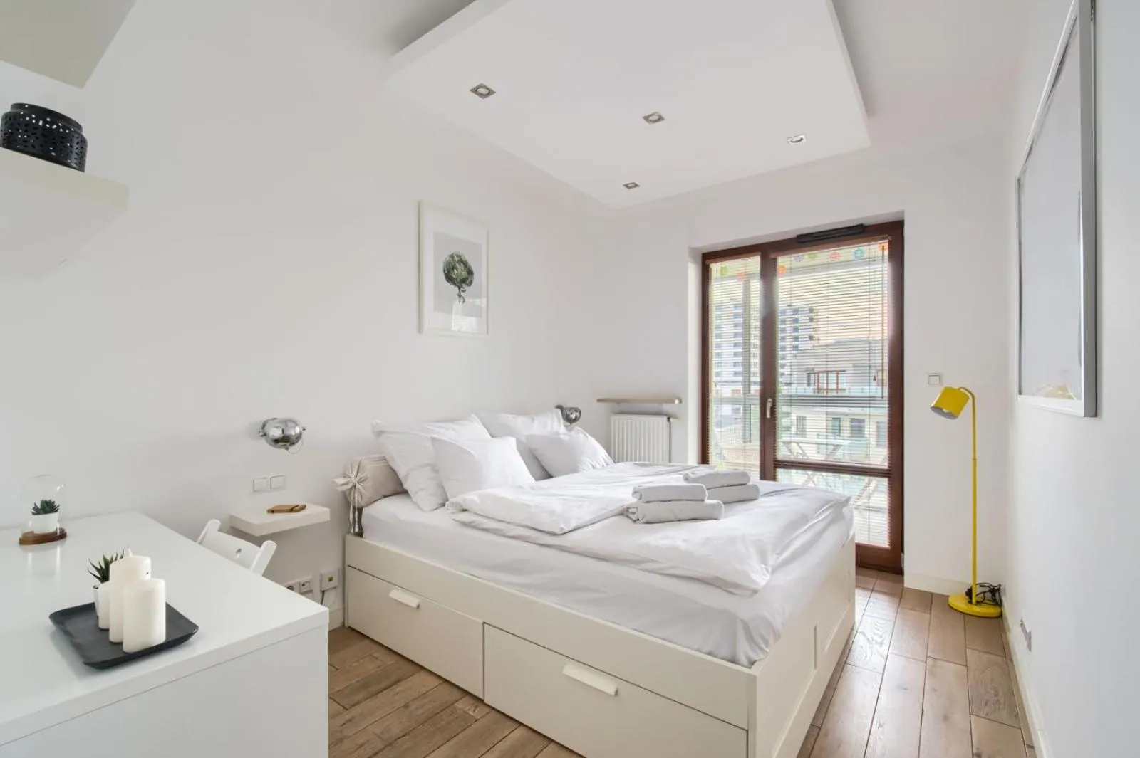 Bed in Warsaw Night Apartments Giełdowa