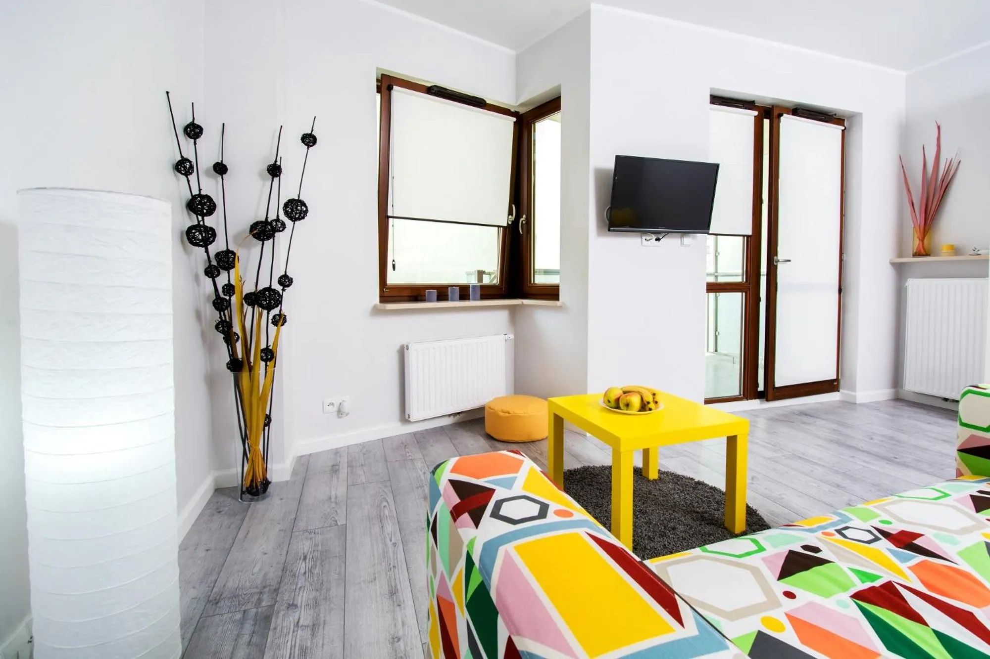 Living room, Bed in Warsaw Night Apartments Giełdowa