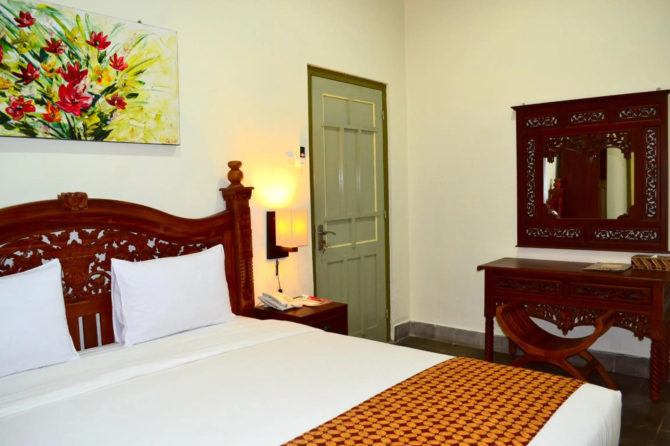 Bedroom, Bed in The Kresna Hotel