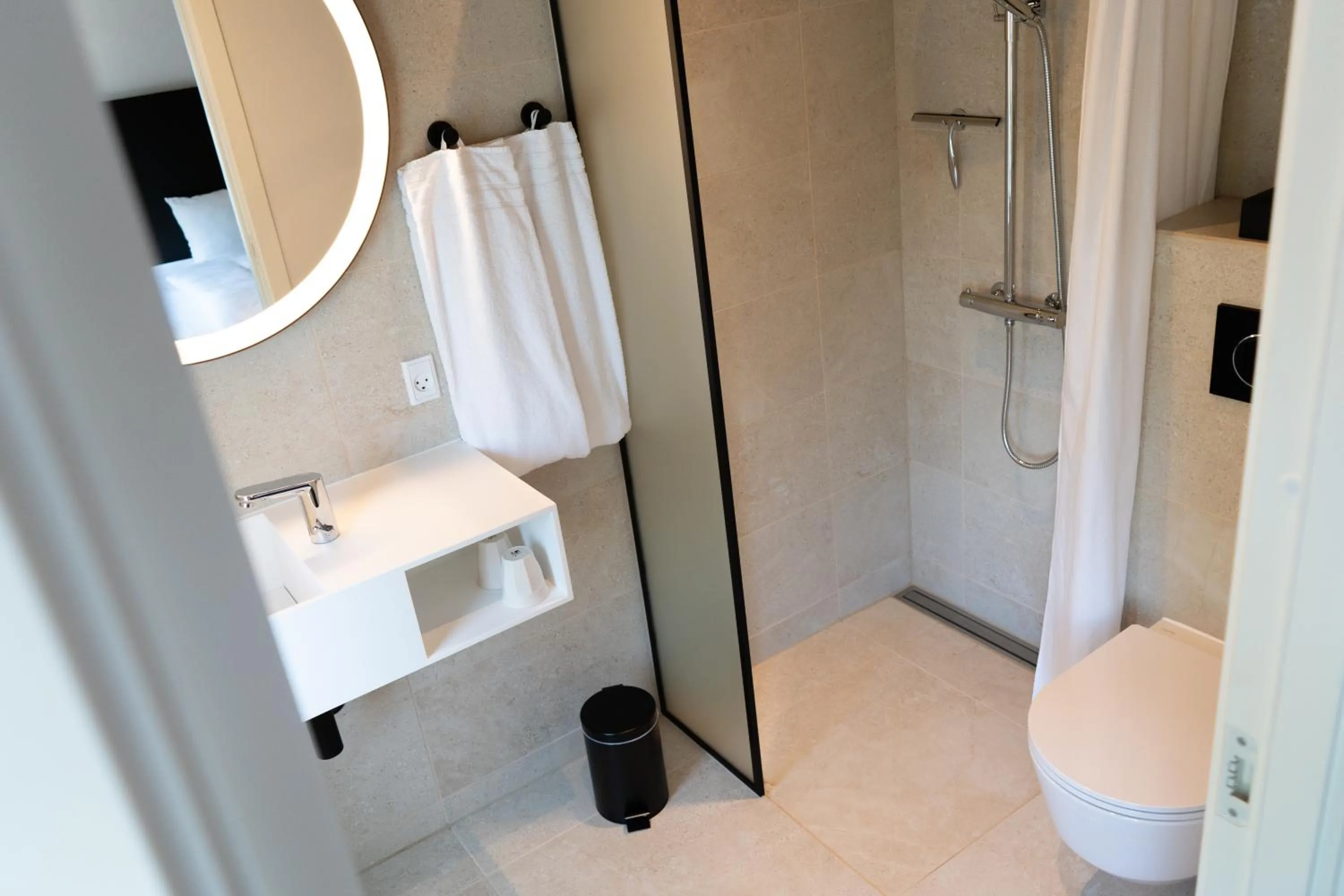 Shower in Hotel Dalgas, BW Signature Collection