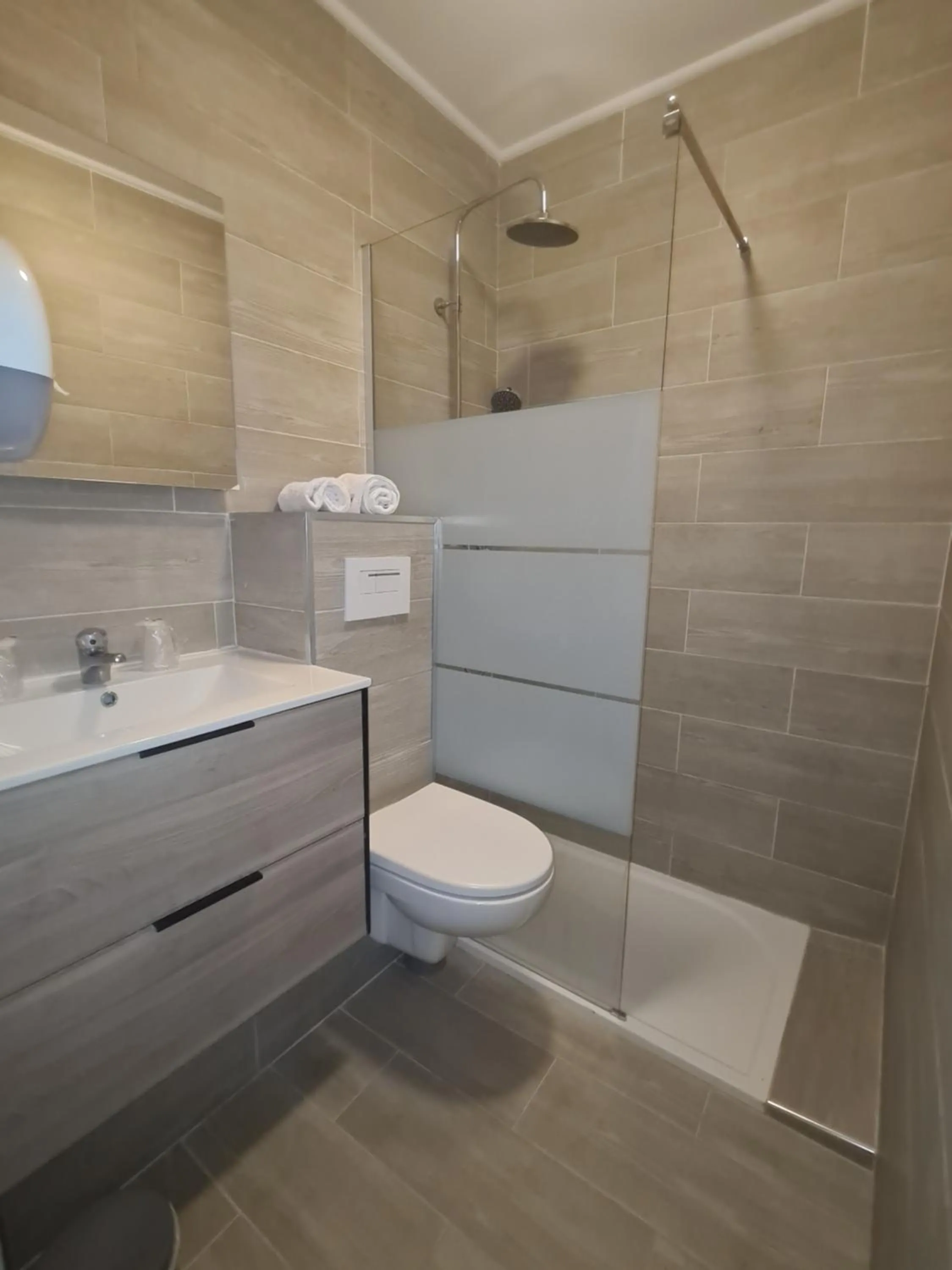 Shower in Best Western Hotel & Spa Austria-La Terrasse