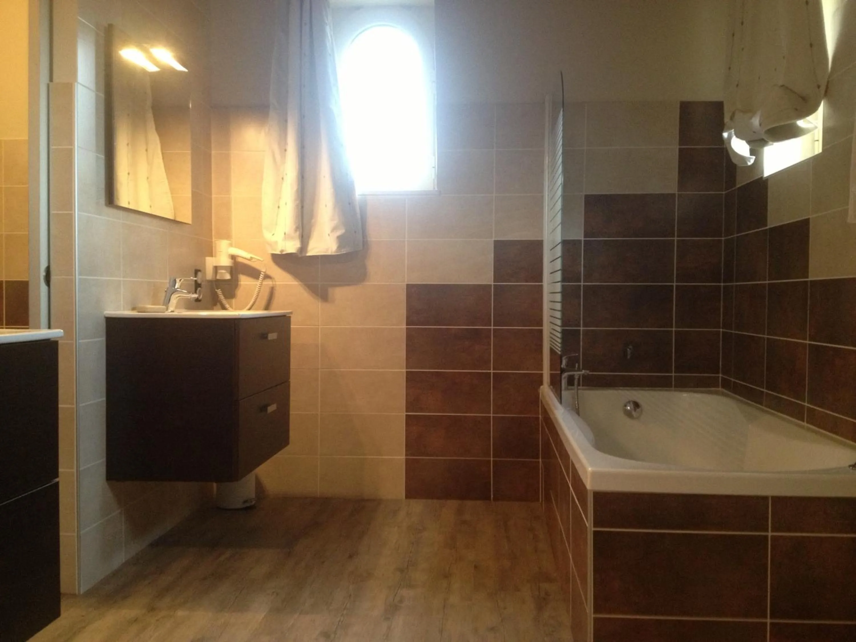 Bathroom in Logis hotel-restaurant les collines 59 route des crêtes