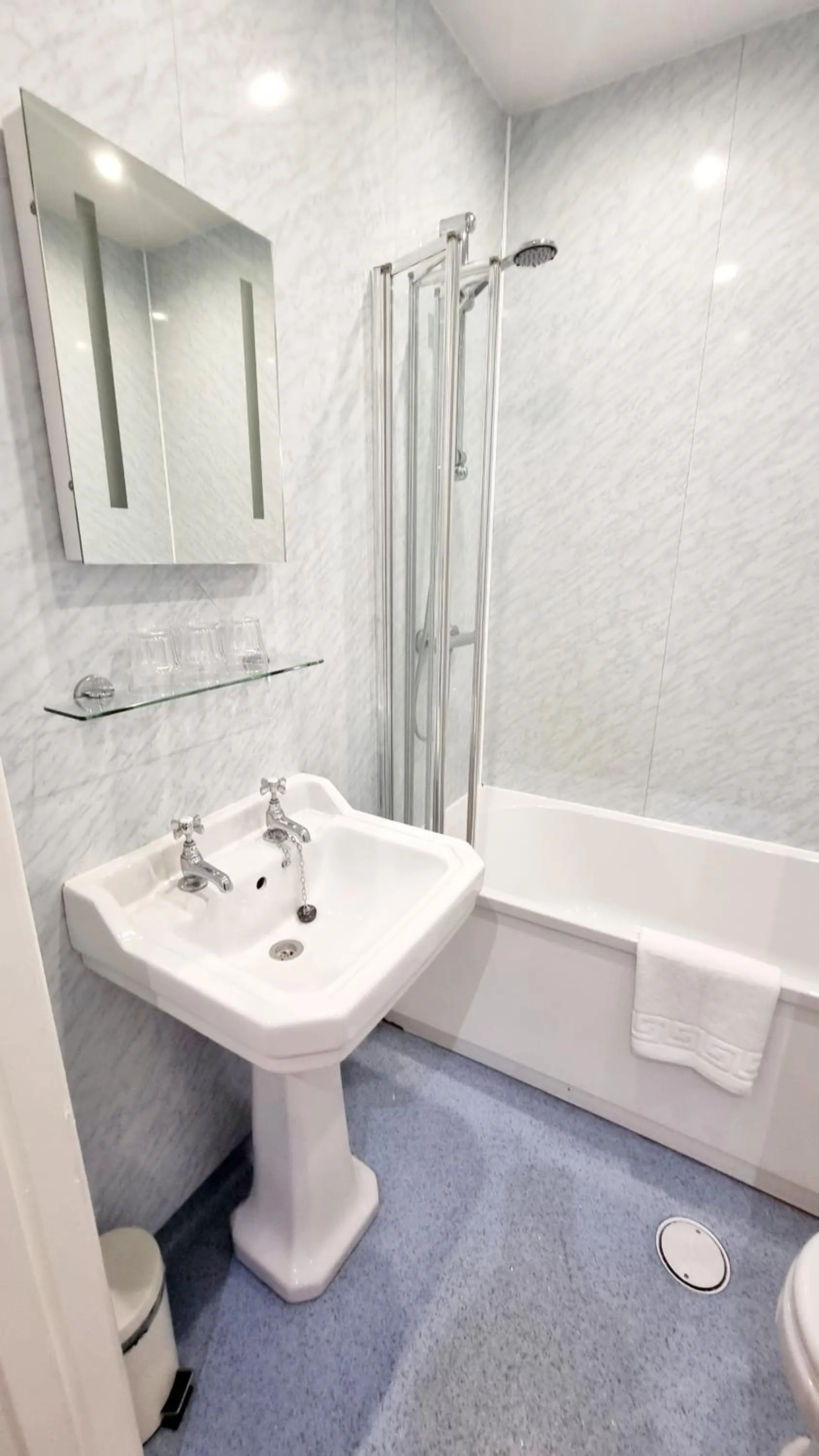 Bathroom in The Guards Hotel