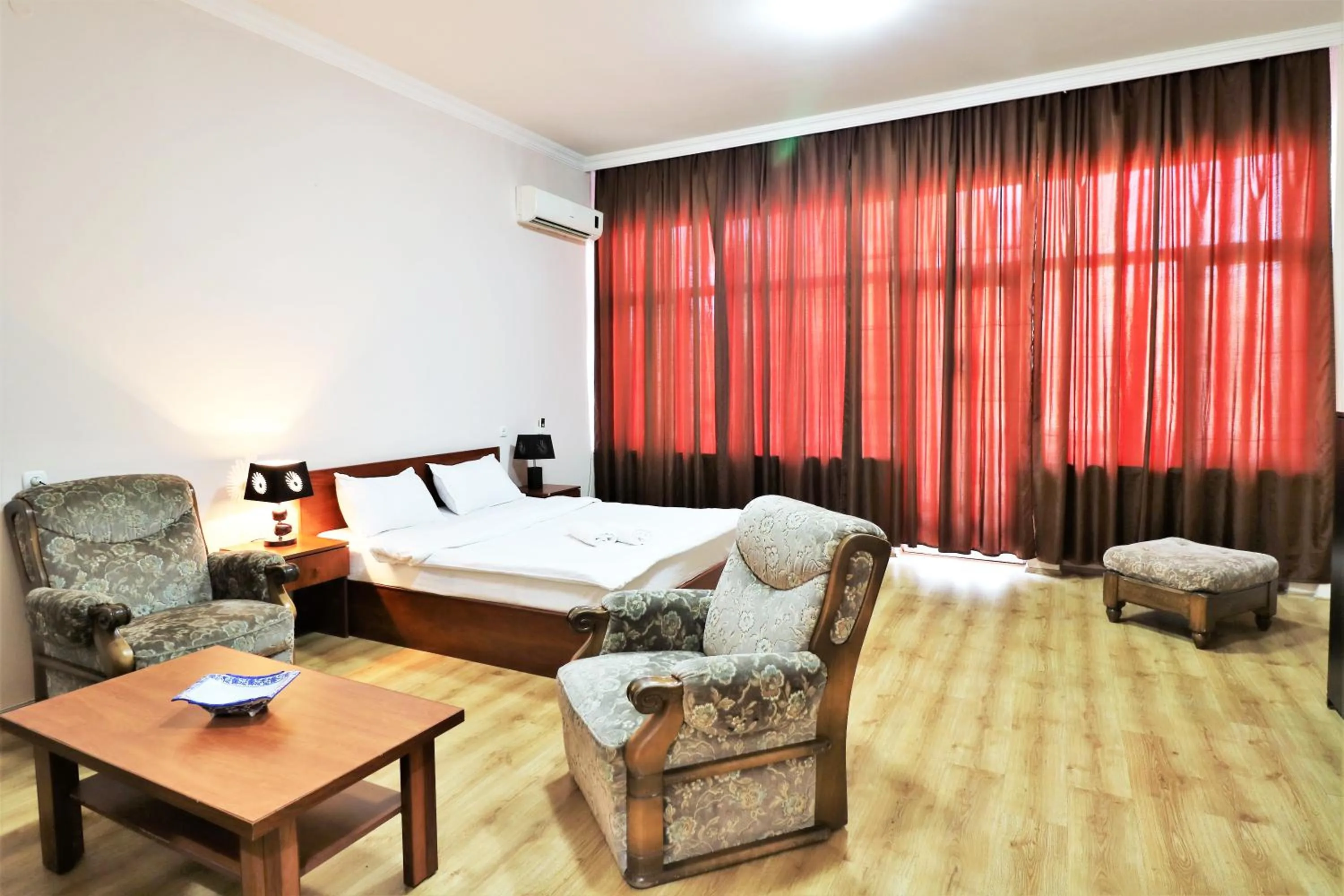 Bed in Ortachala Palace