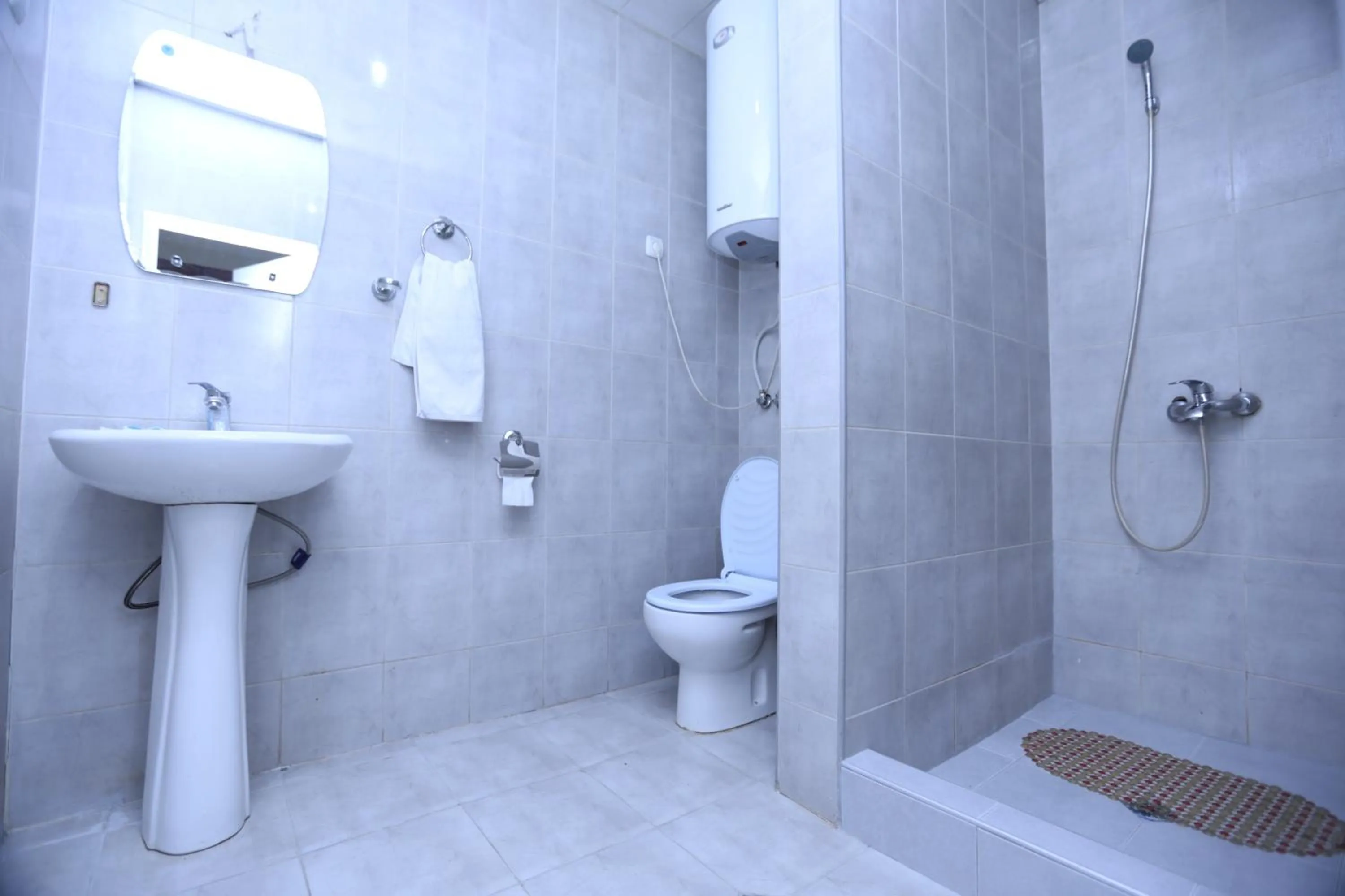 Shower in Ortachala Palace