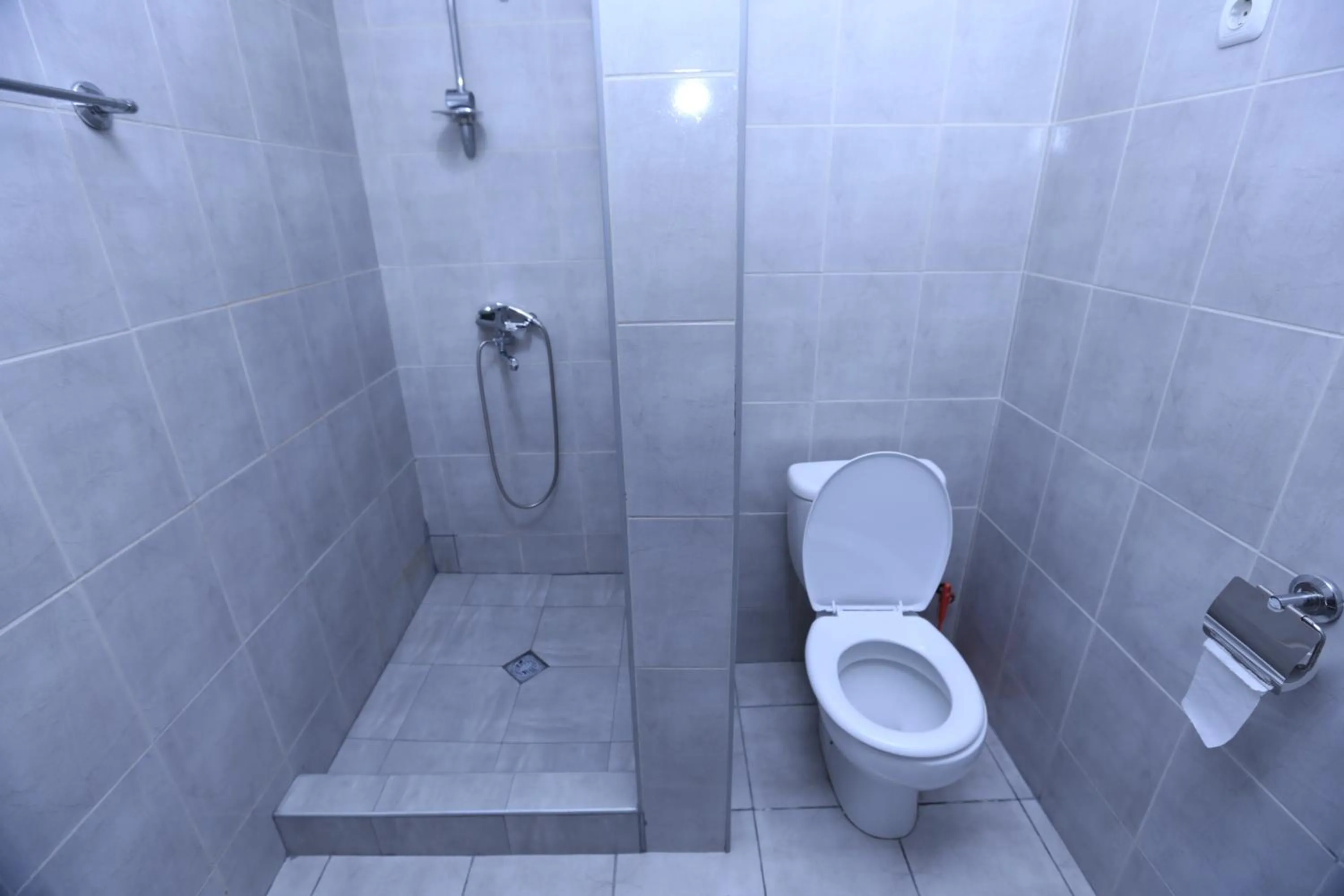 Shower in Ortachala Palace