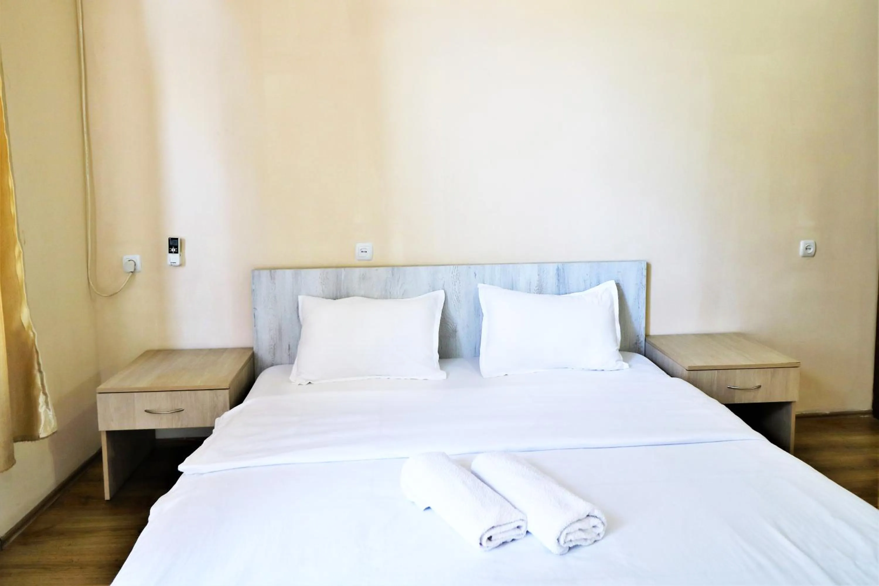 Bed in Ortachala Palace