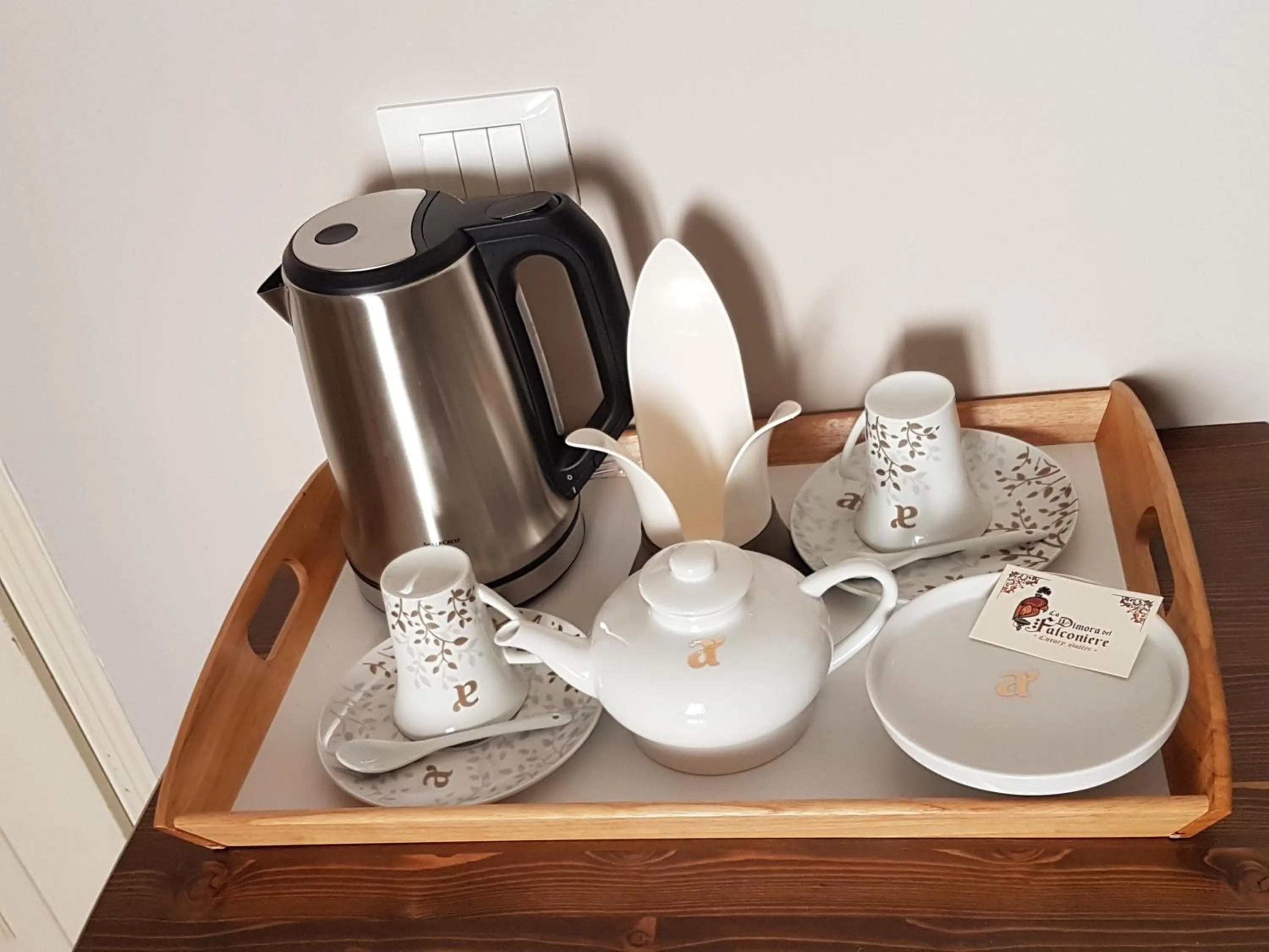 Coffee/tea facilities in La Dimora del Falconiere - Luxury Suites