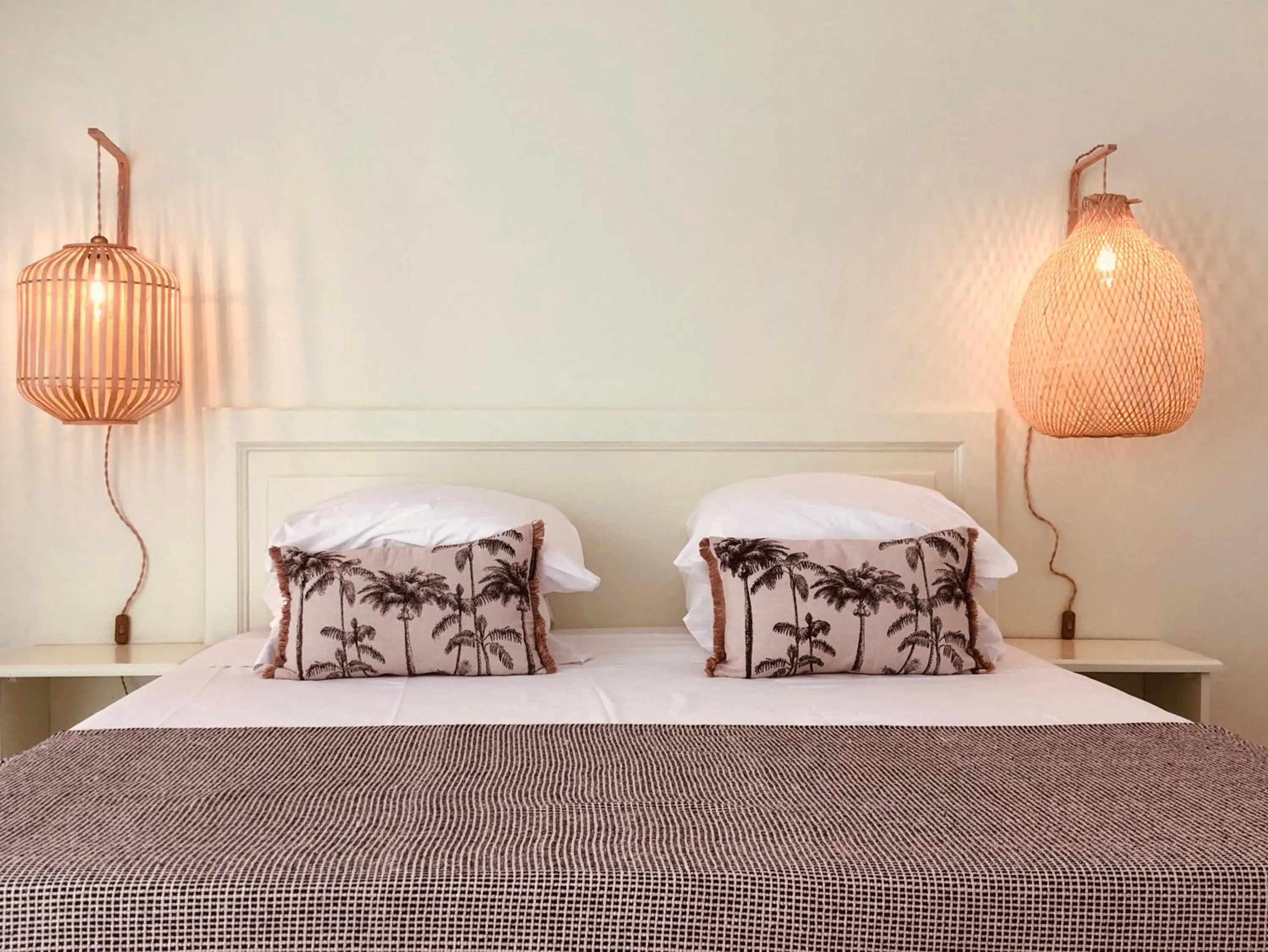 Bed in Hotel Pelican