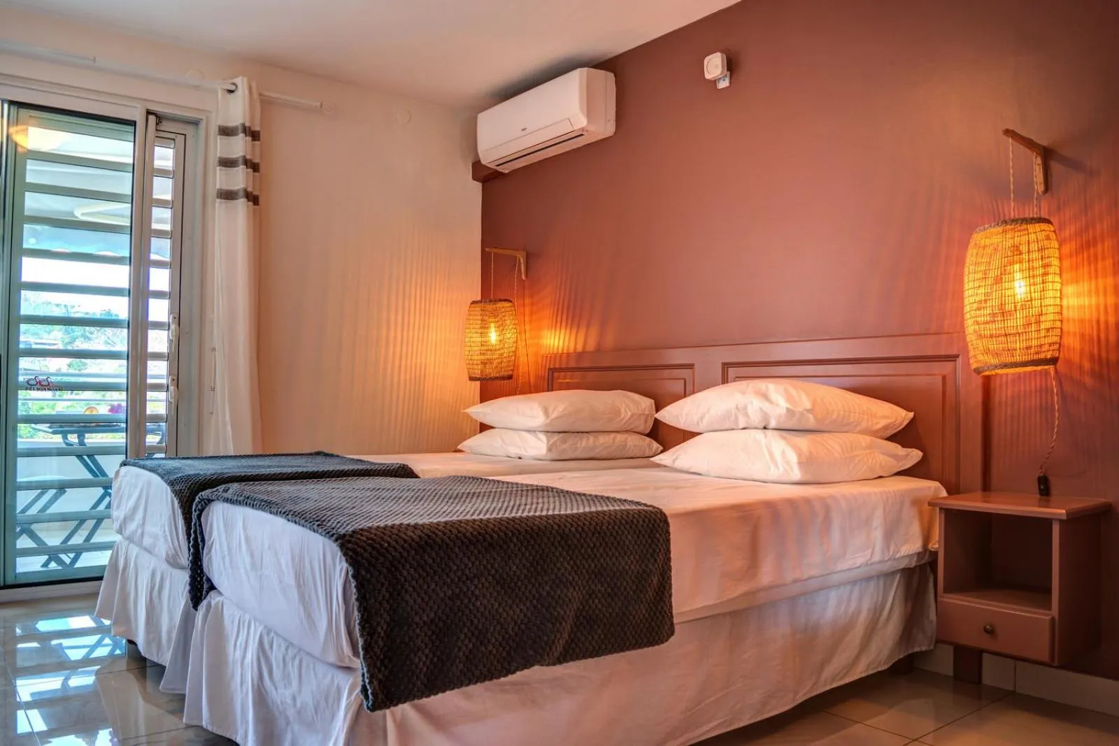 Bed in Hotel Pelican