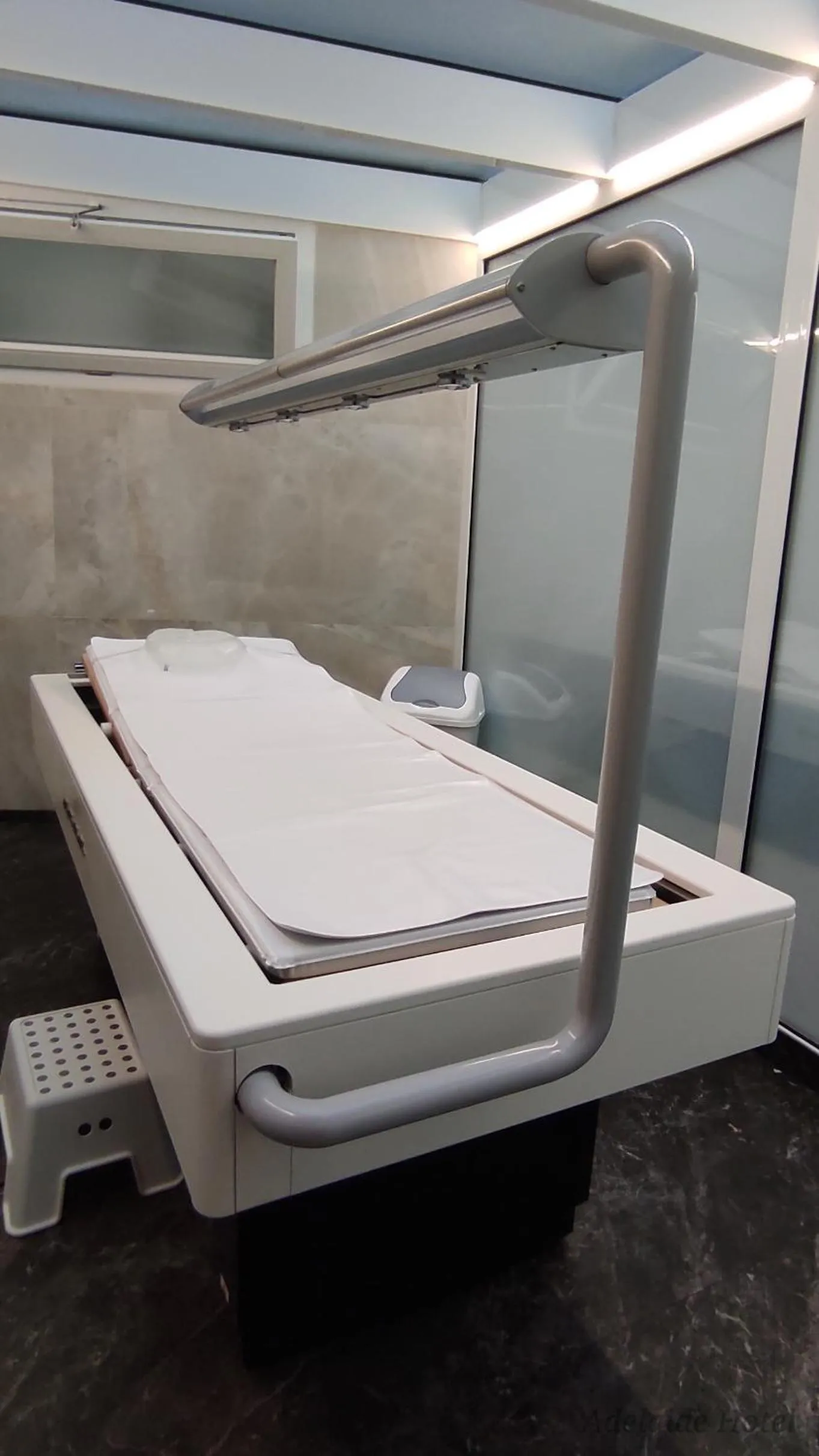 Property building, Bed in Adelaide Hotel