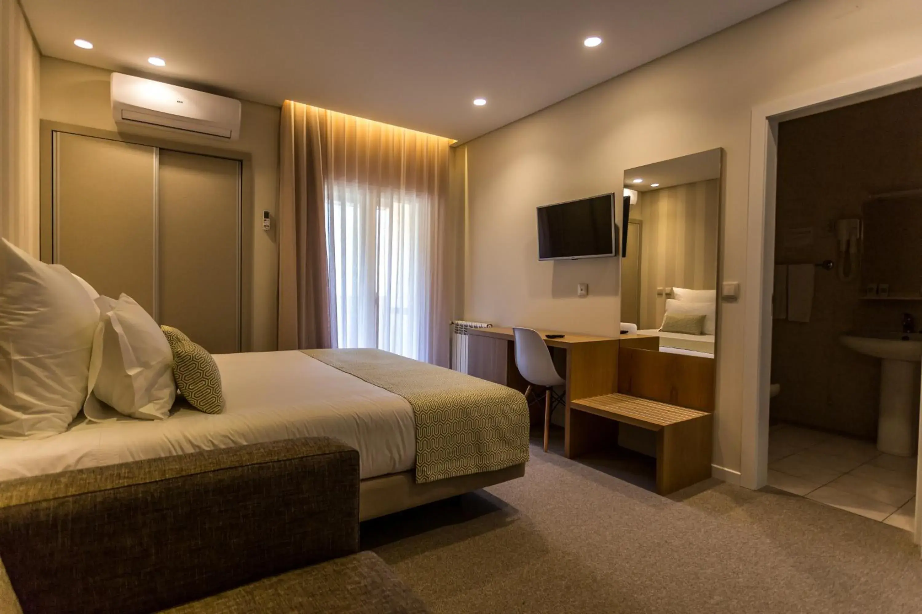 Superior Double Room in Adelaide Hotel Superior Double Room in Adelaide Hotel