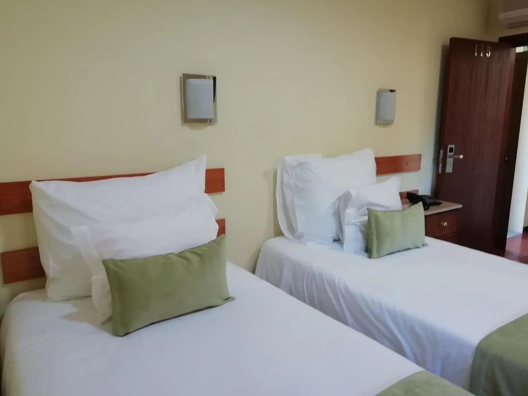 Twin Room in Adelaide Hotel Twin Room in Adelaide Hotel