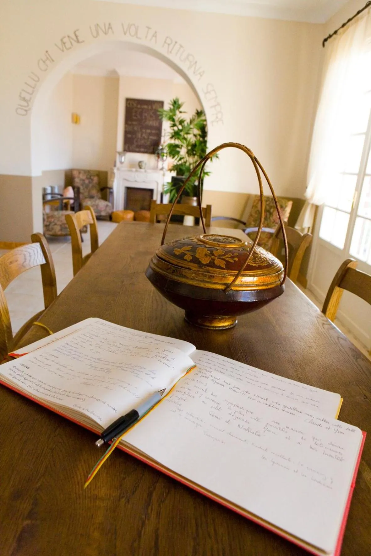 A l'ombre du clocher