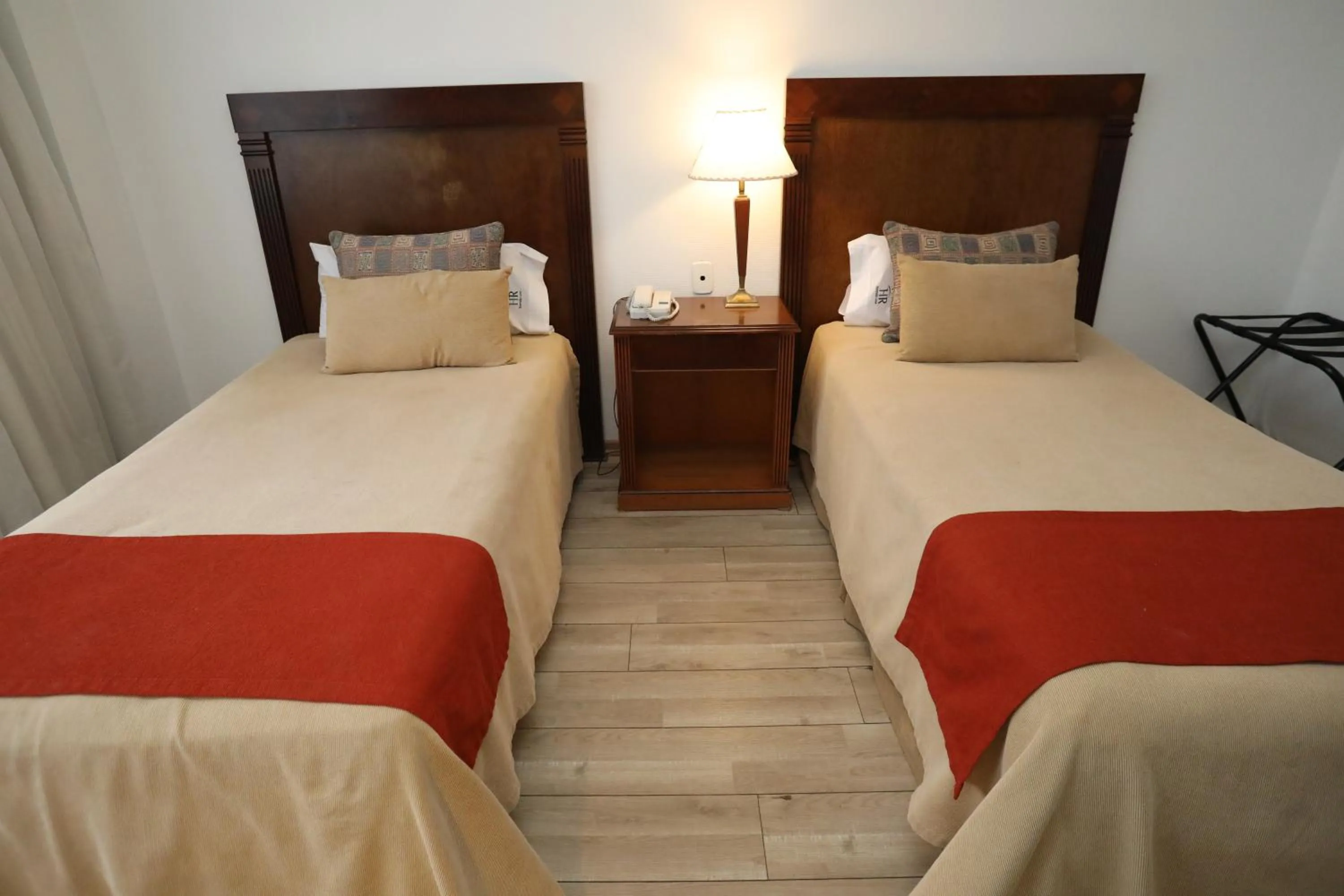 Photo of the whole room, Bed in HR Esmeralda Luxor