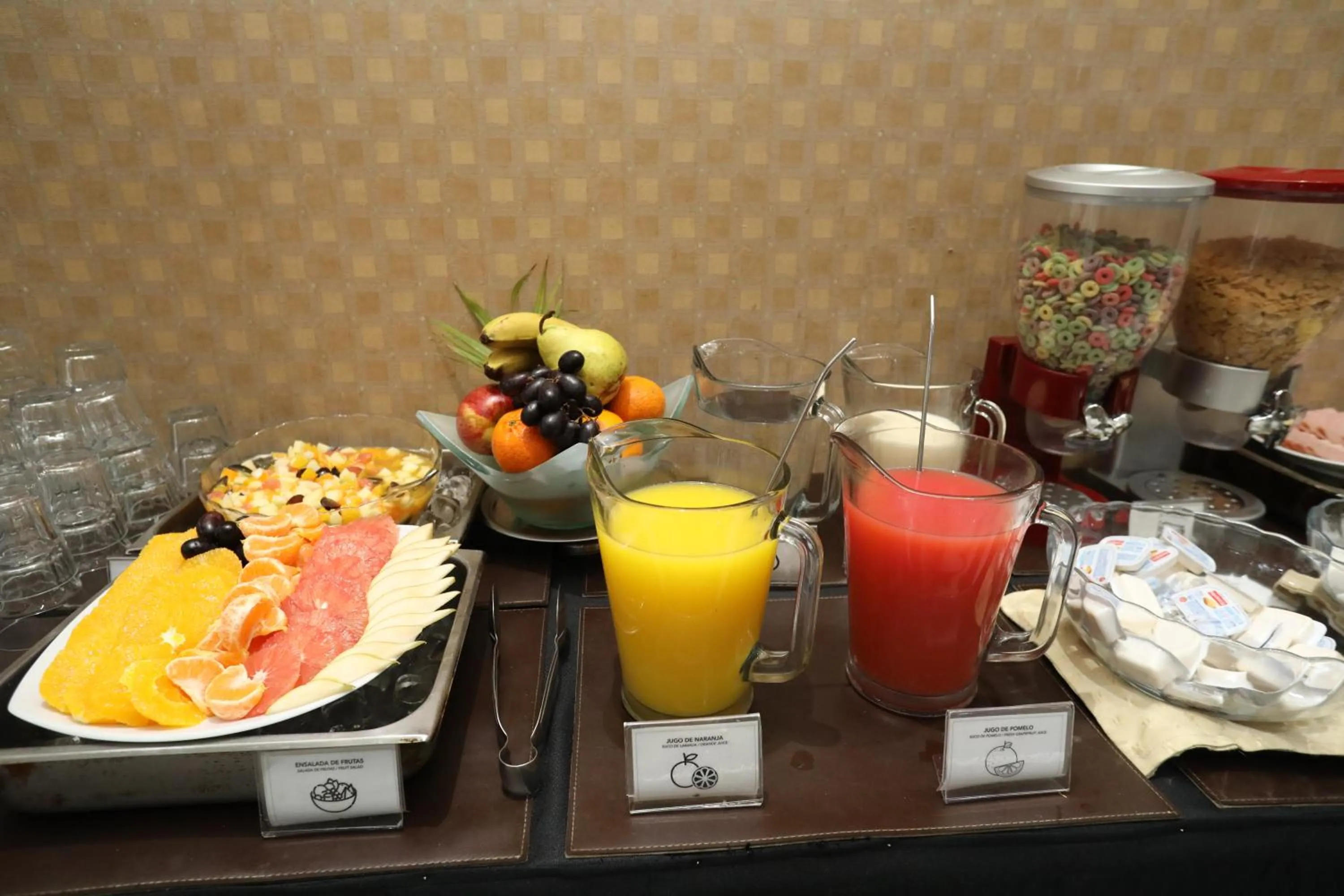 Breakfast in HR Esmeralda Luxor