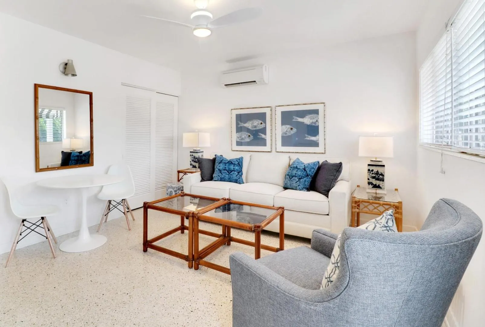 Living room in The Gondolier Inn