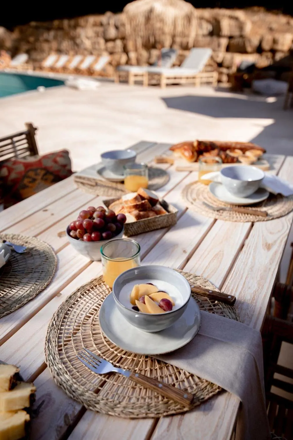 Restaurant/places to eat in Glamping Can Bora Lodges