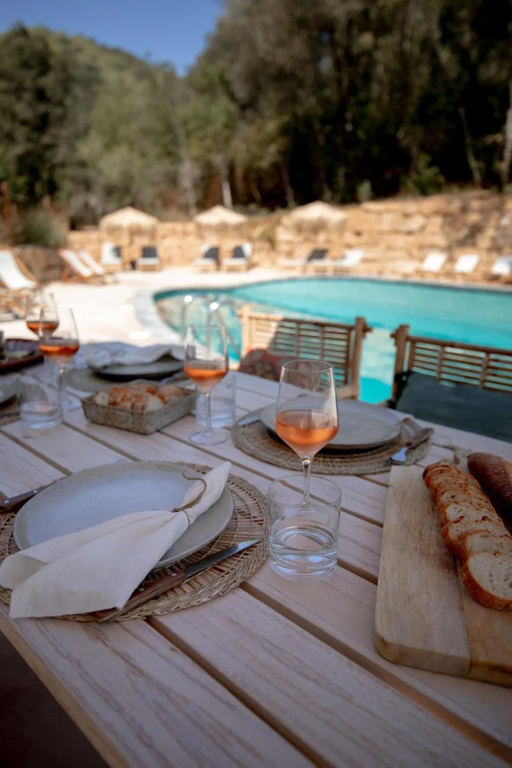 Food and drinks in Glamping Can Bora Lodges