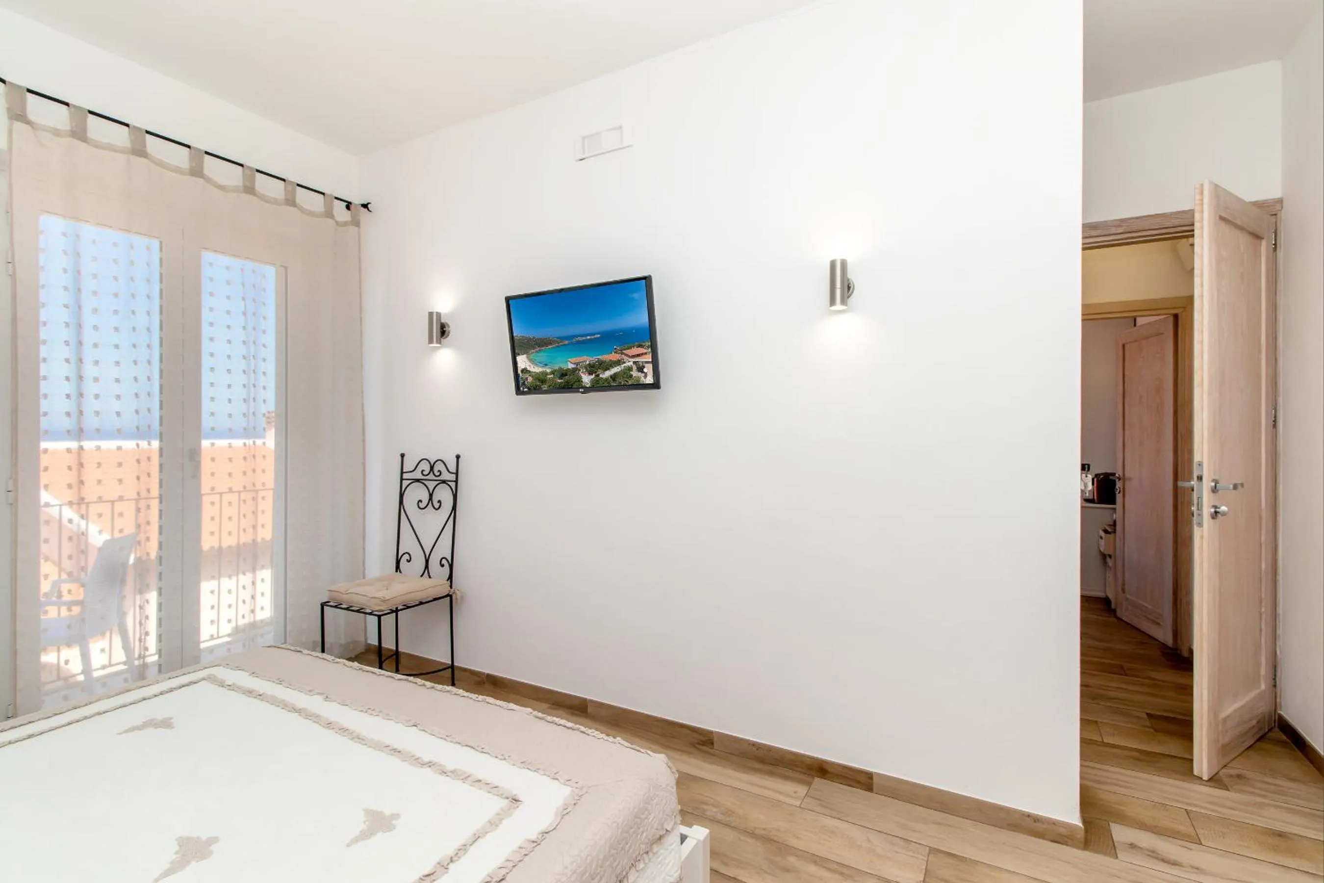 TV and multimedia in Tramonto sul mare