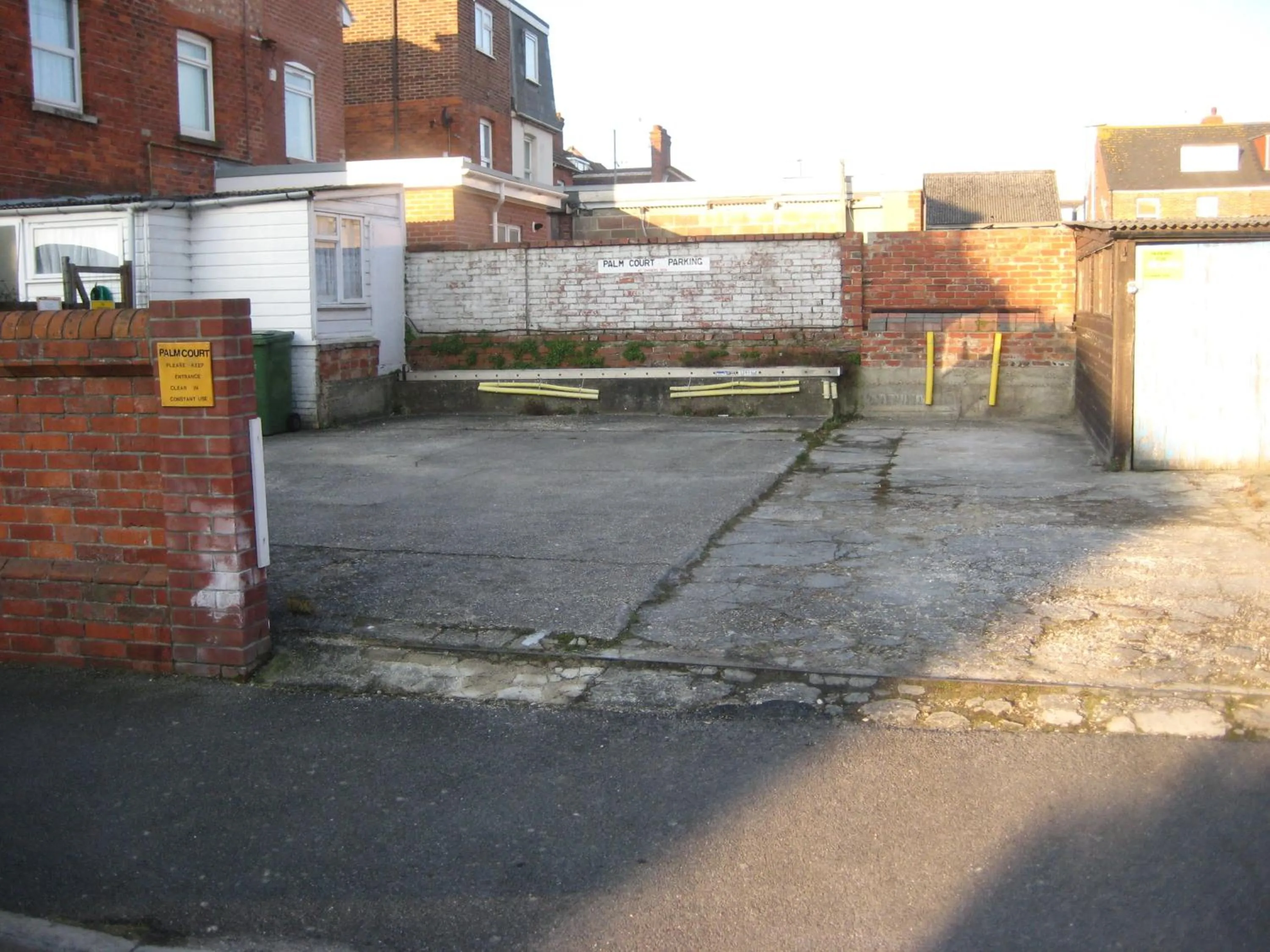 Facade/entrance in Palm Court