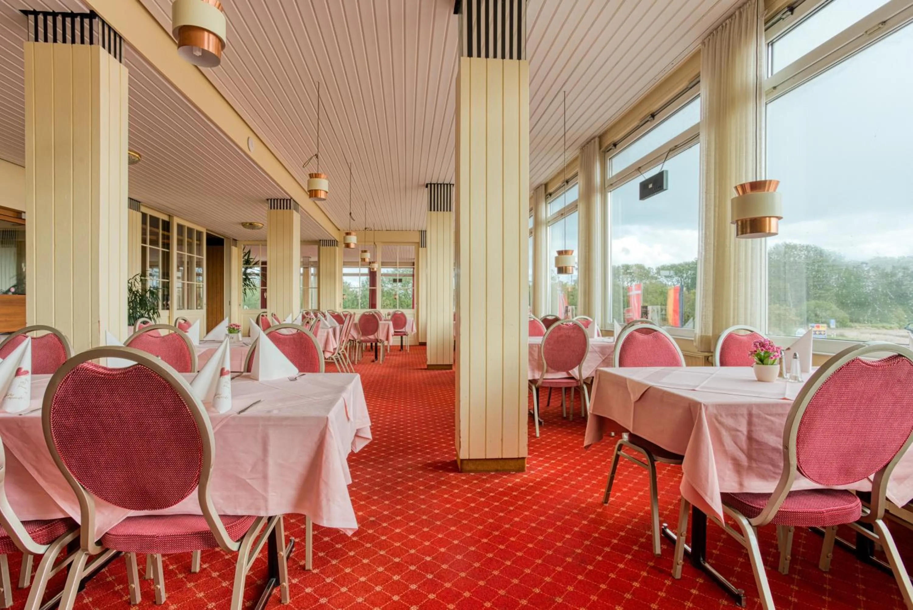 Restaurant/places to eat in FF&E Hotel Dania