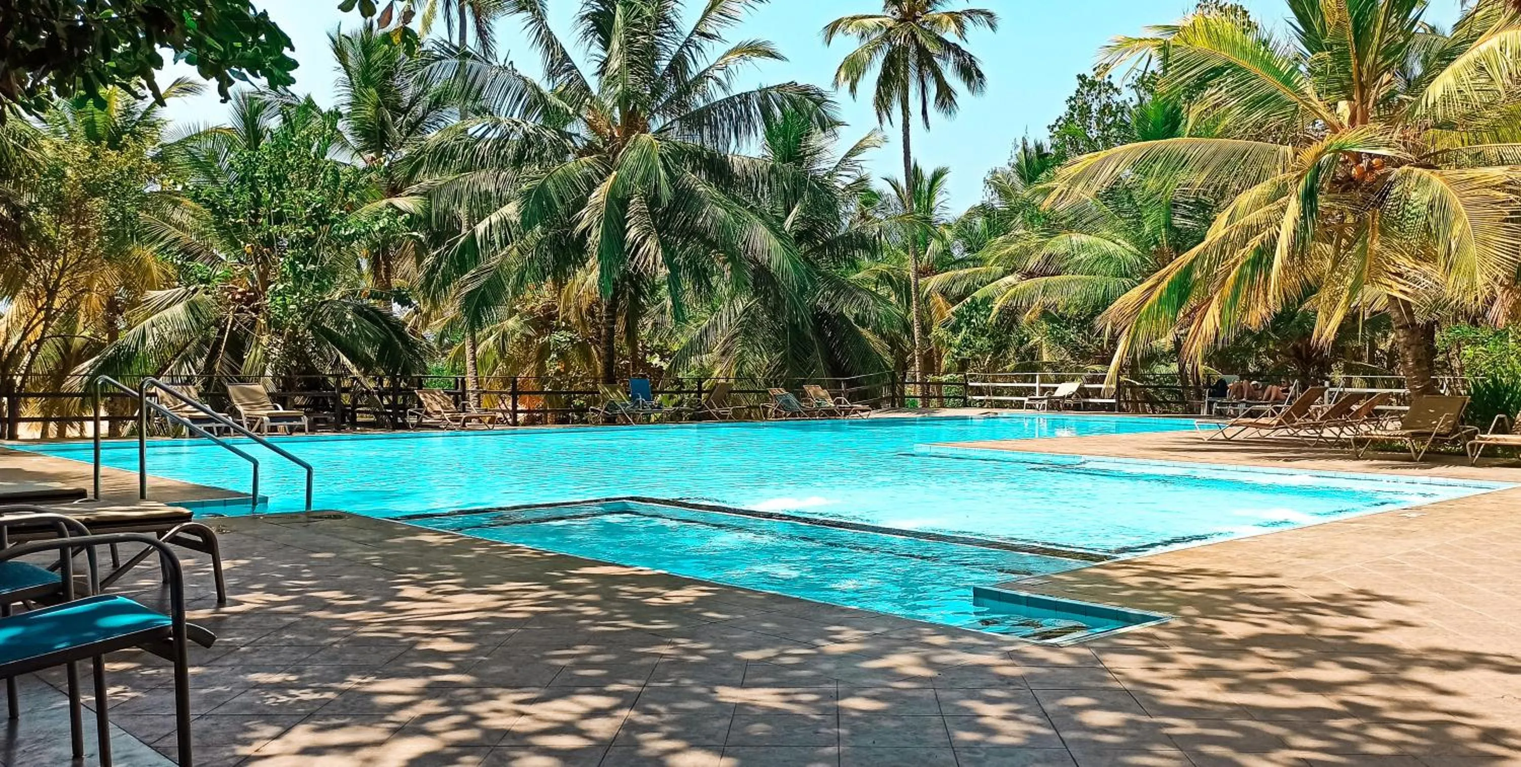 Swimming pool in Lagoon Paradise Beach Resort