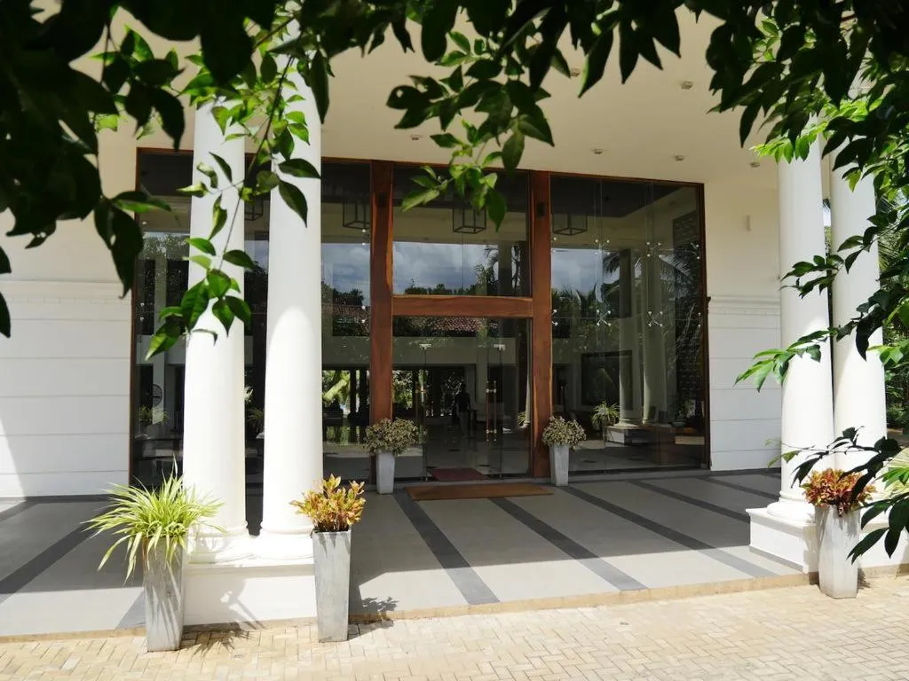 Lagoon Paradise Beach Resort