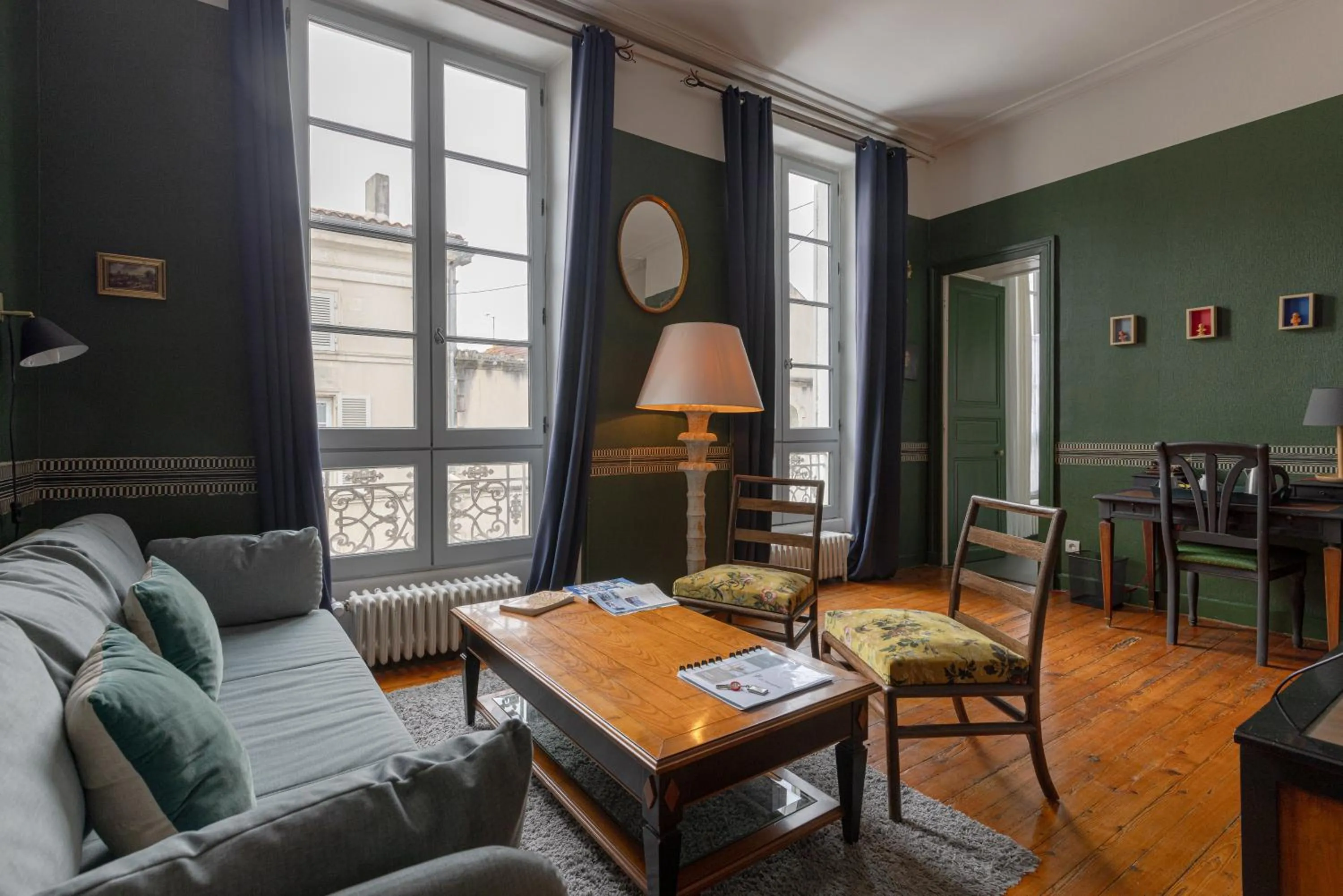 Seating area in H de Surgères
