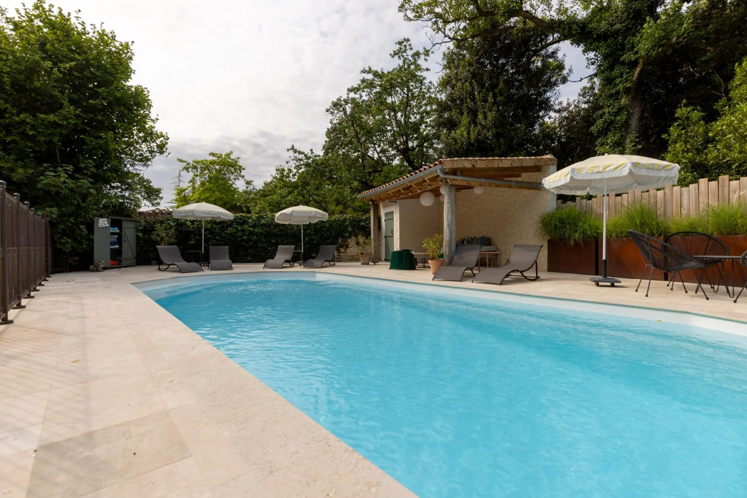 Swimming pool in H de Surgères