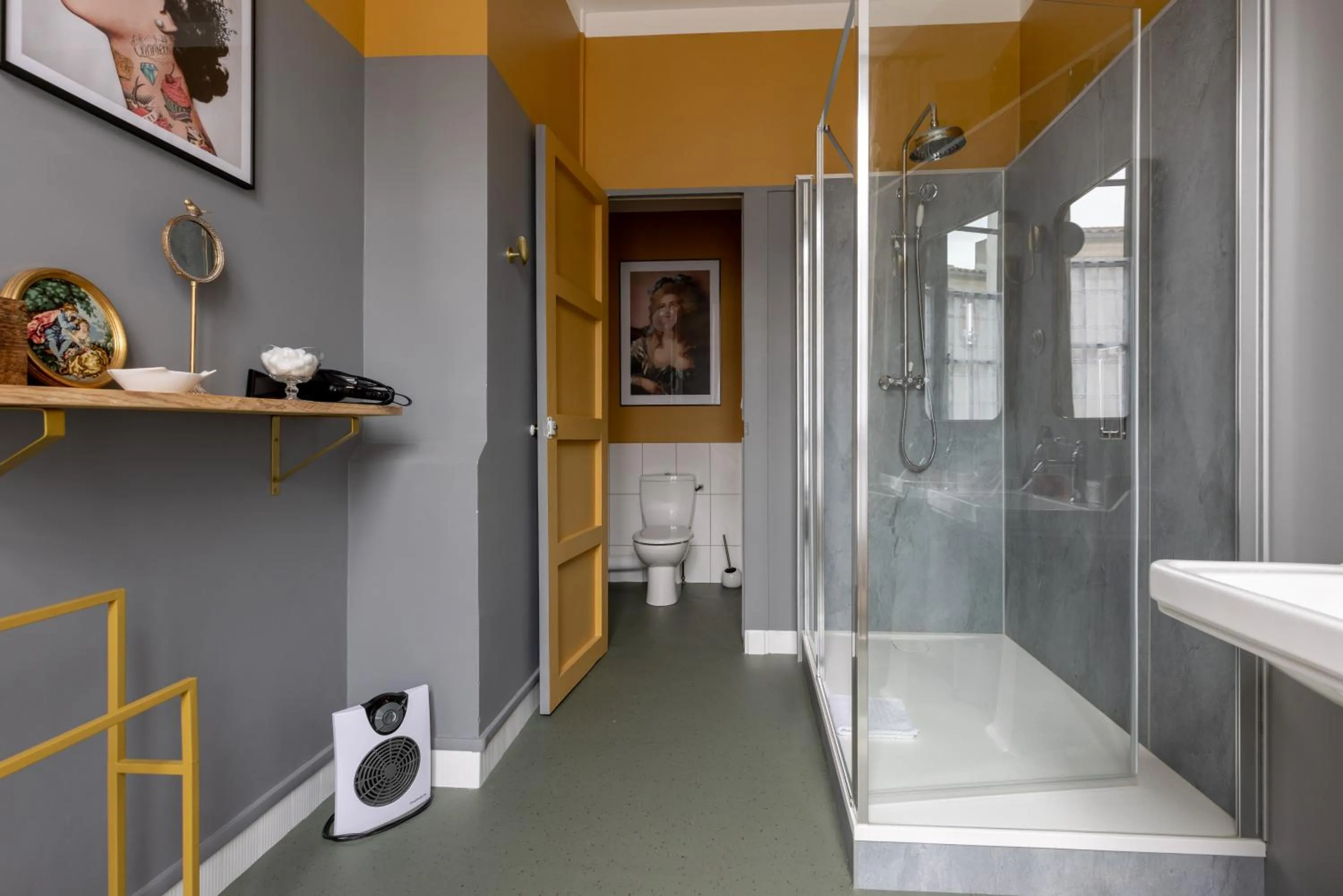 Shower in H de Surgères