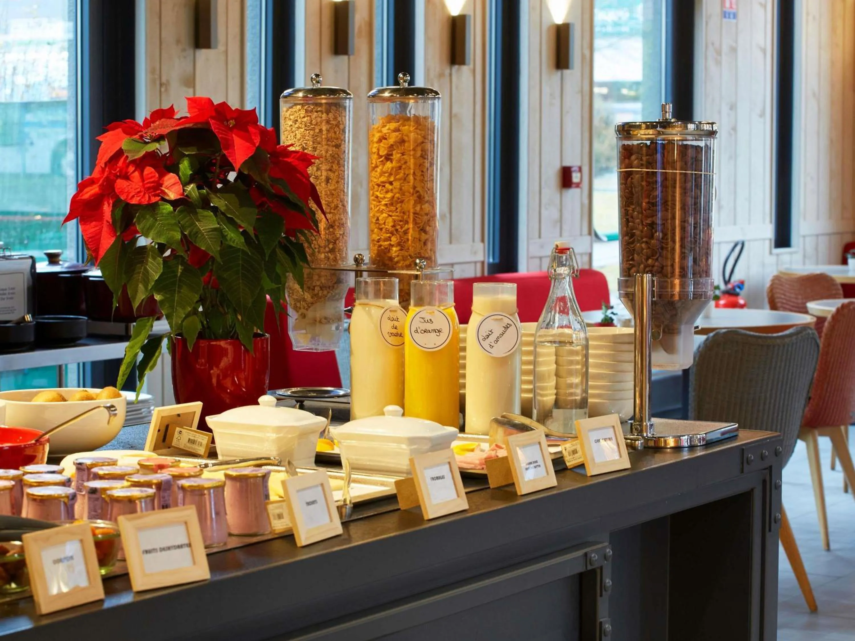 Breakfast in Ibis Sallanches Porte du MontBlanc