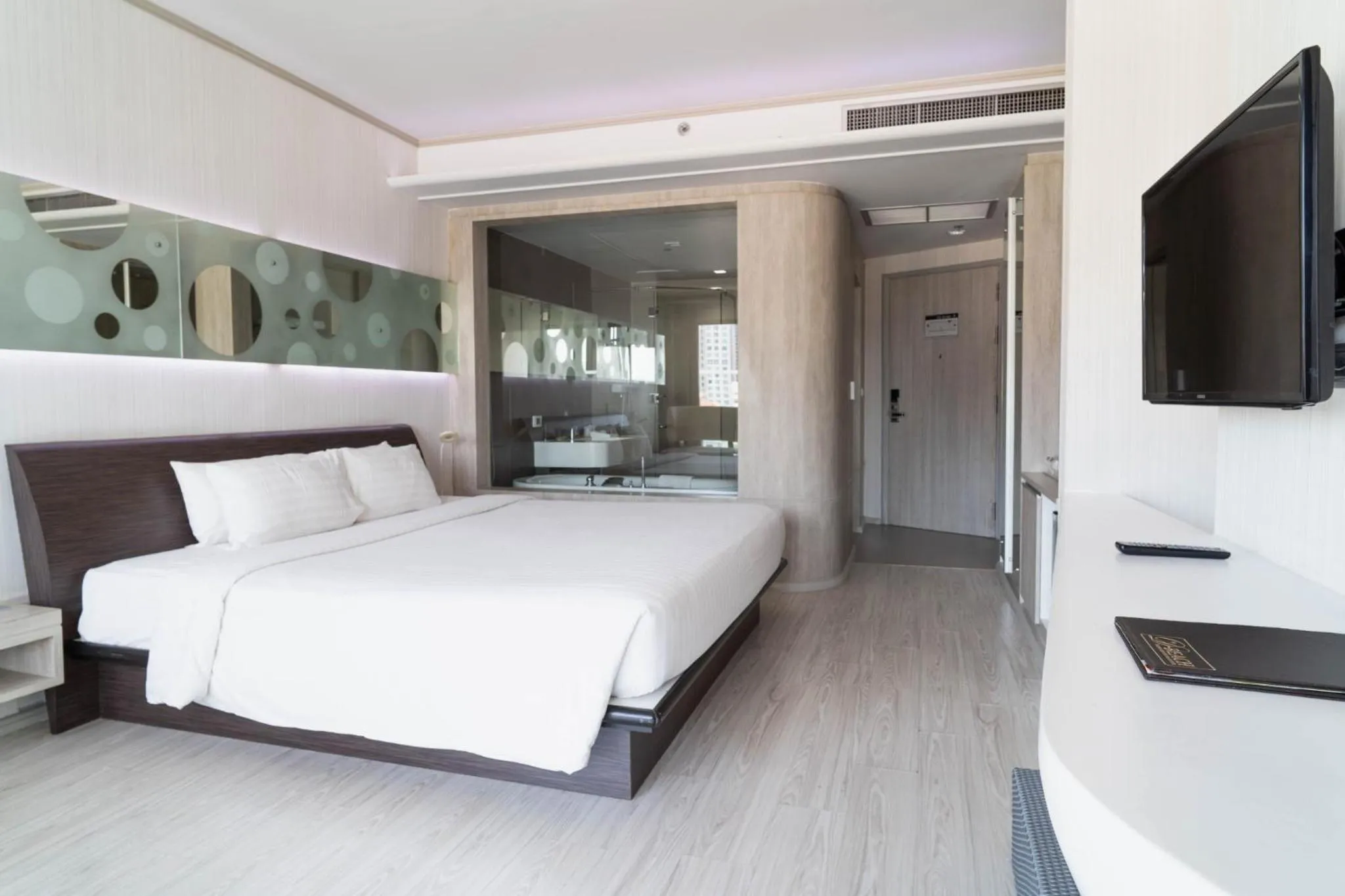 Bed in Pattaya Discovery Beach Hotel - SHA Extra Plus
