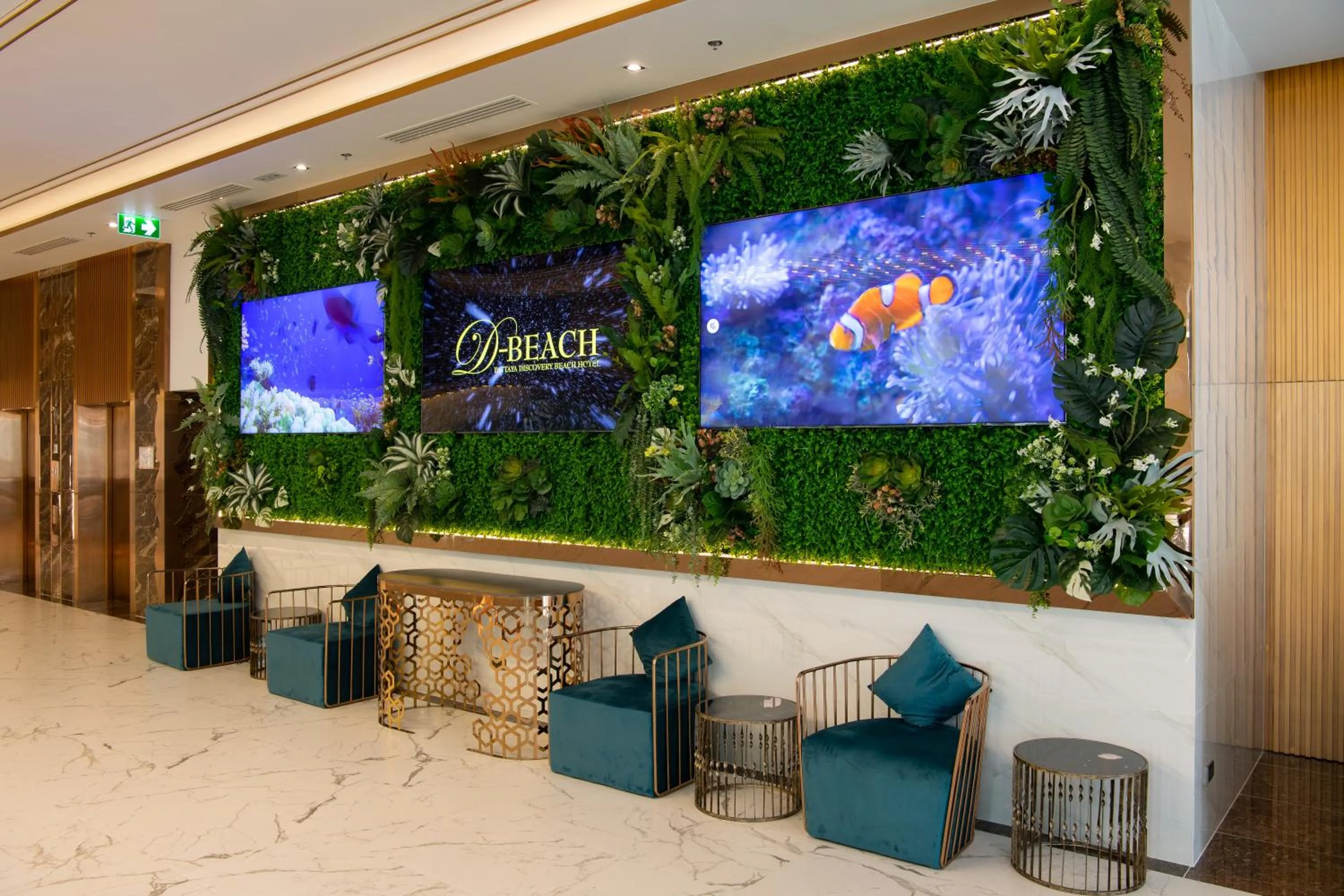 Lobby or reception in Pattaya Discovery Beach Hotel - SHA Extra Plus