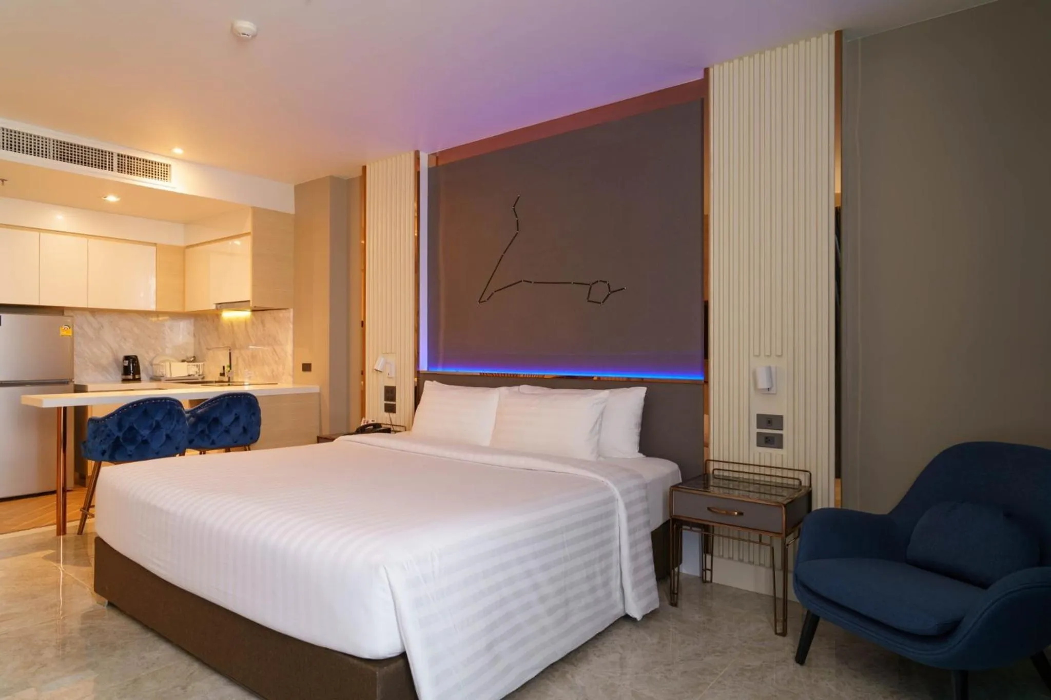 Bed in Pattaya Discovery Beach Hotel - SHA Extra Plus