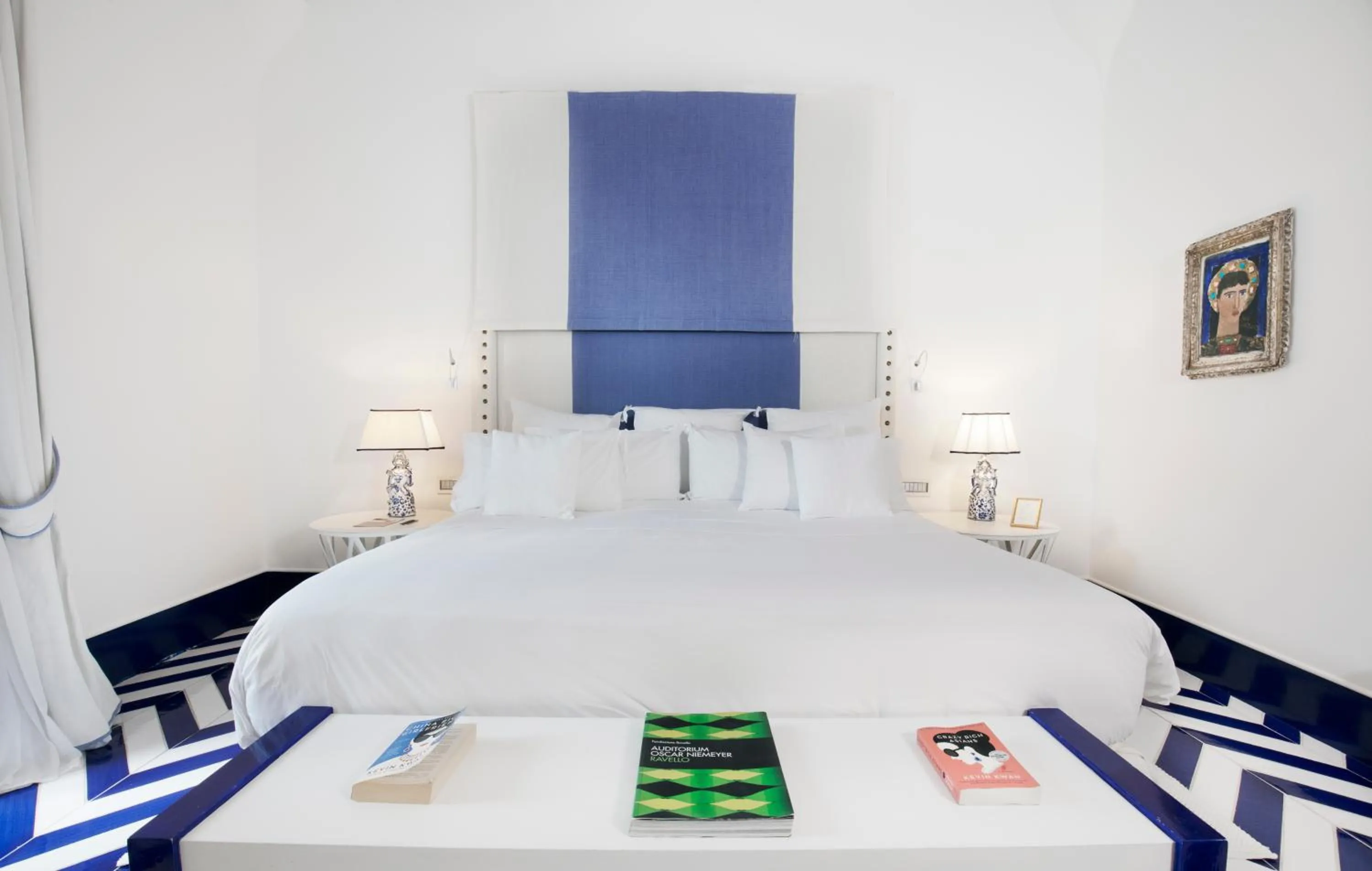 Bedroom, Bed in Villa Treville