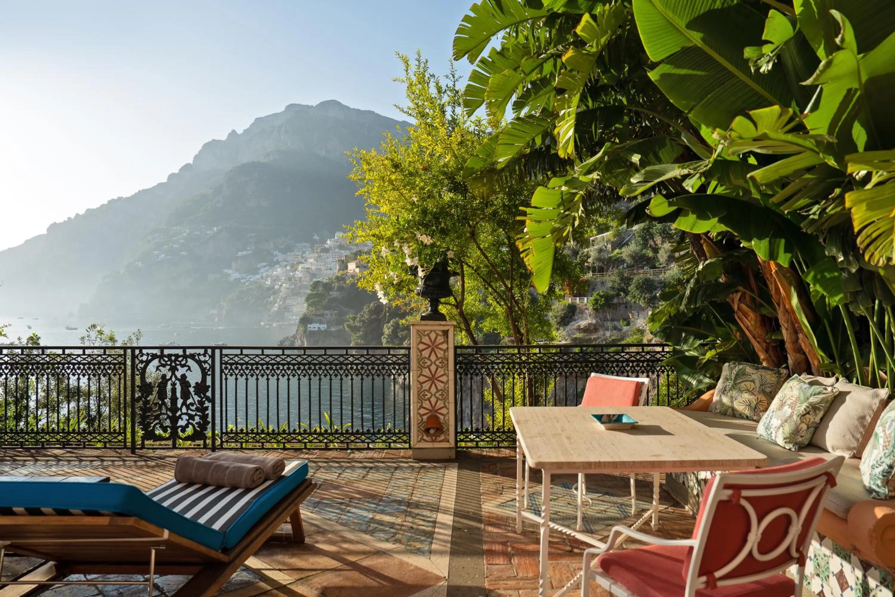 Suite with Terrace in Villa Treville