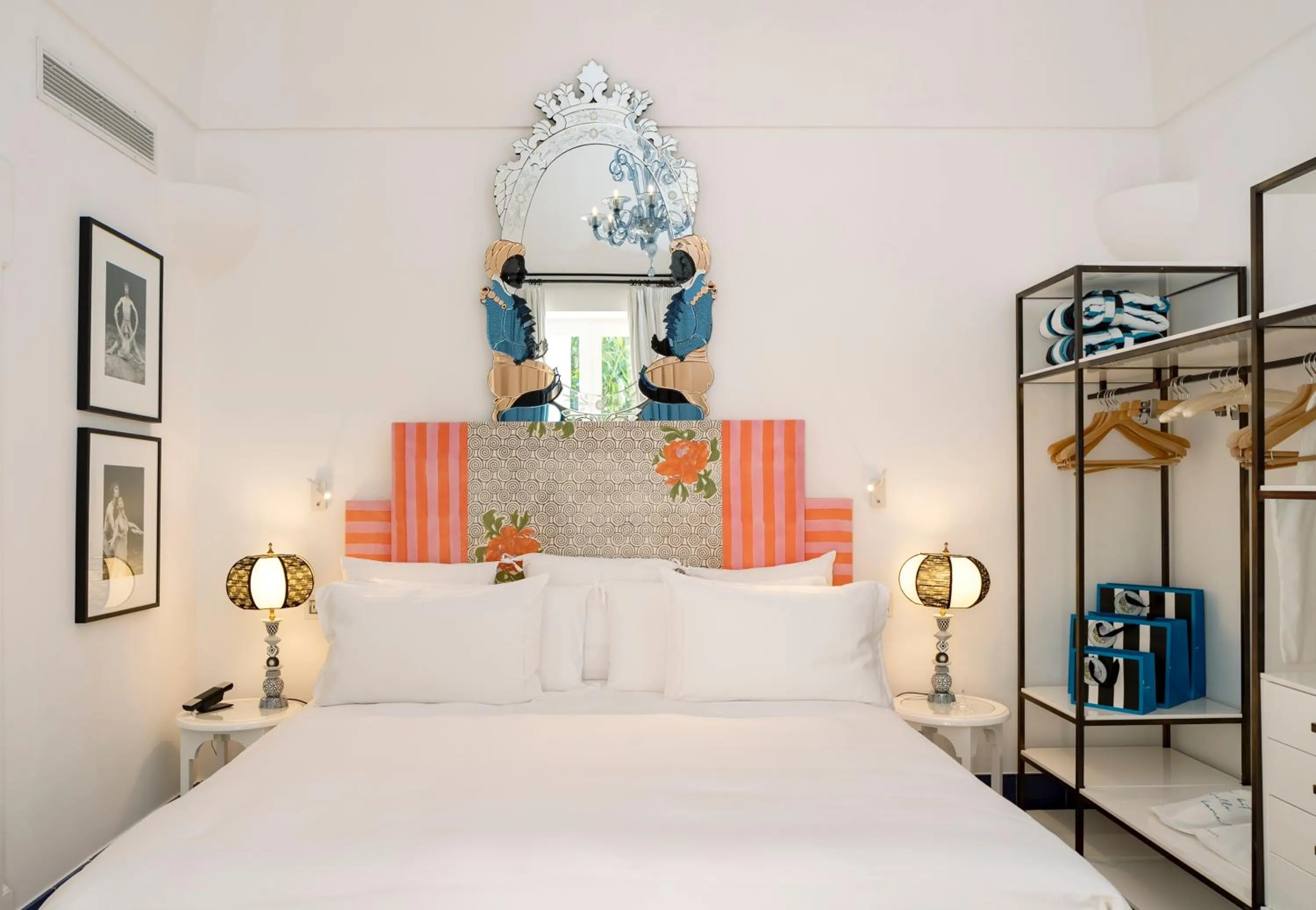 Bedroom, Bed in Villa Treville