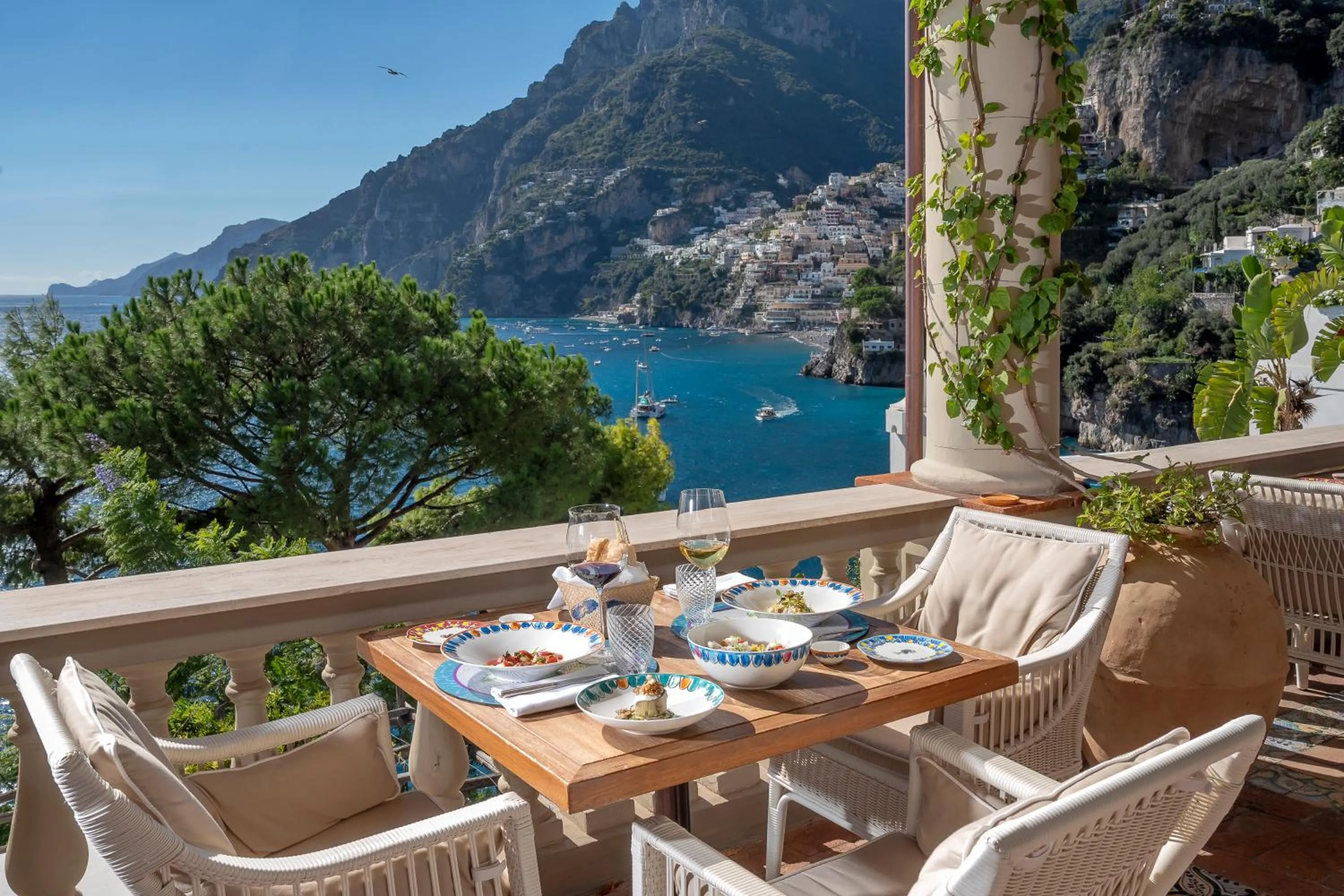 Restaurant/places to eat in Villa Treville