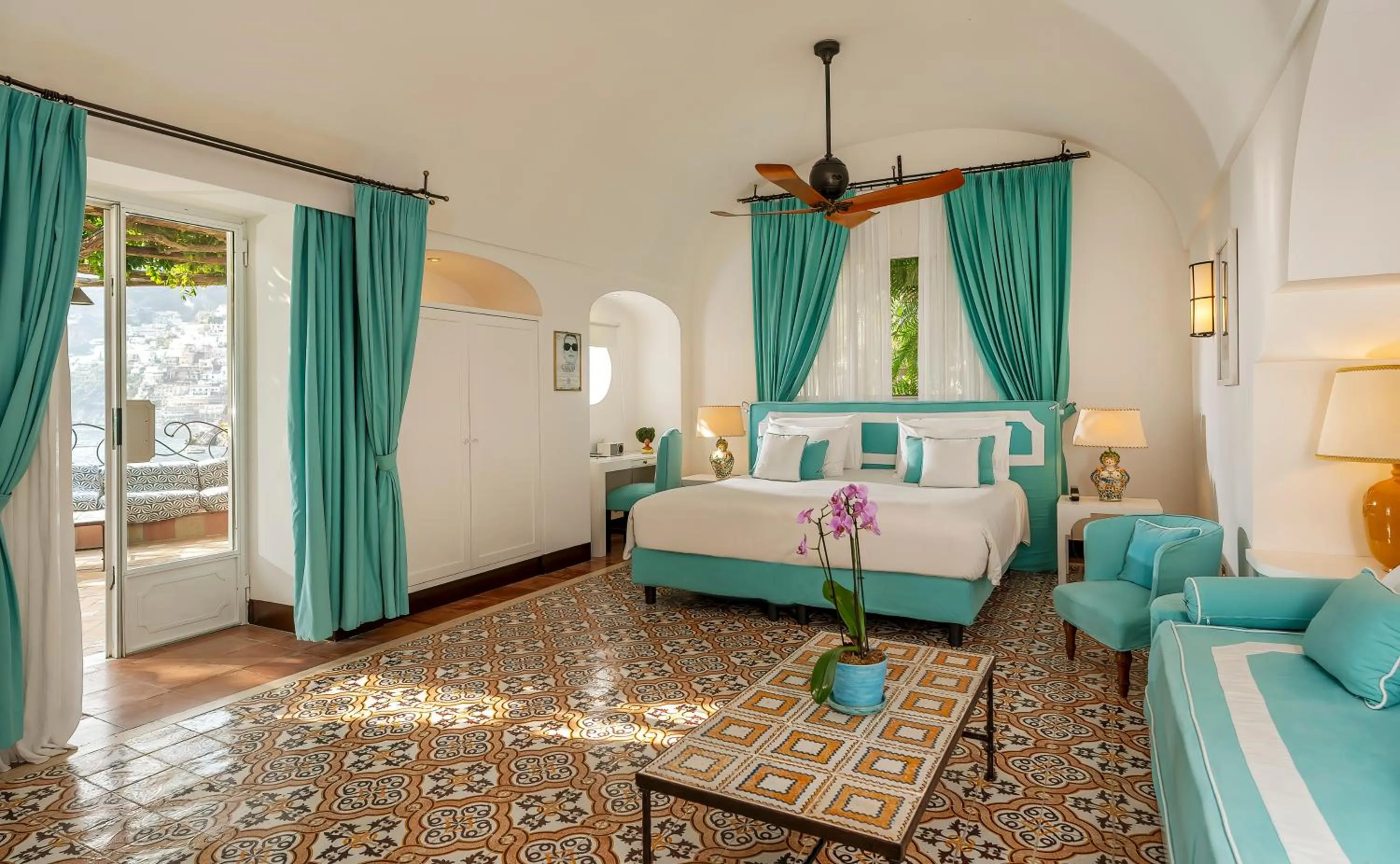 Bedroom, Bed in Villa Treville