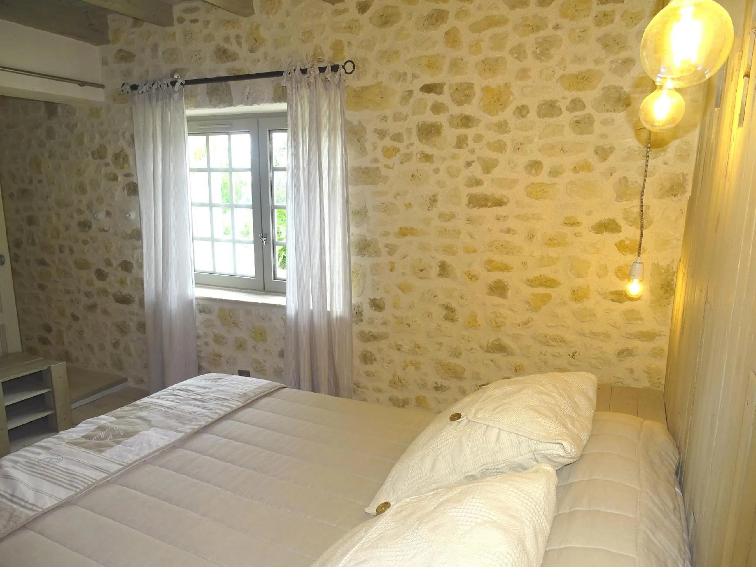 Bed in Chambres d'Hôtes Domaine de Beunes