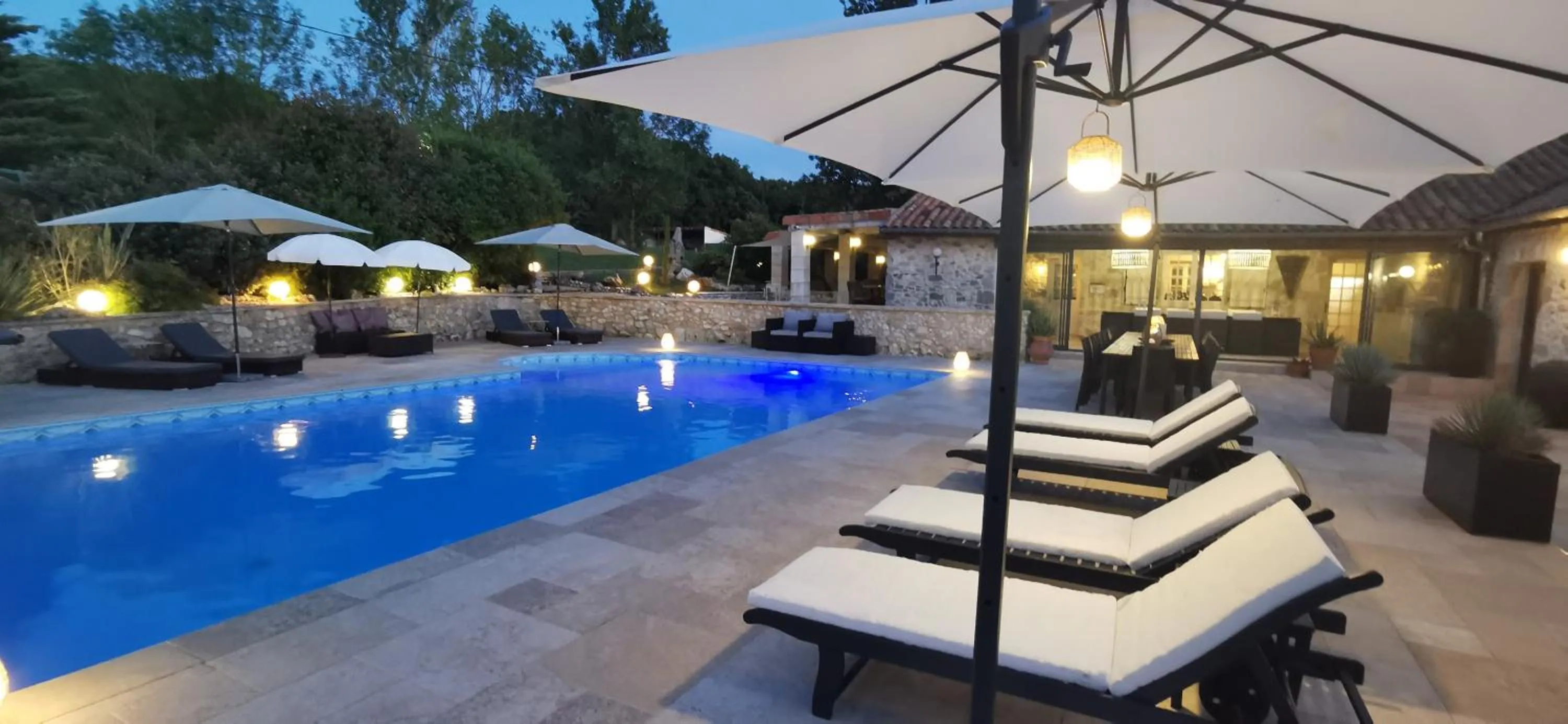 Property building in Chambres d'Hôtes Domaine de Beunes