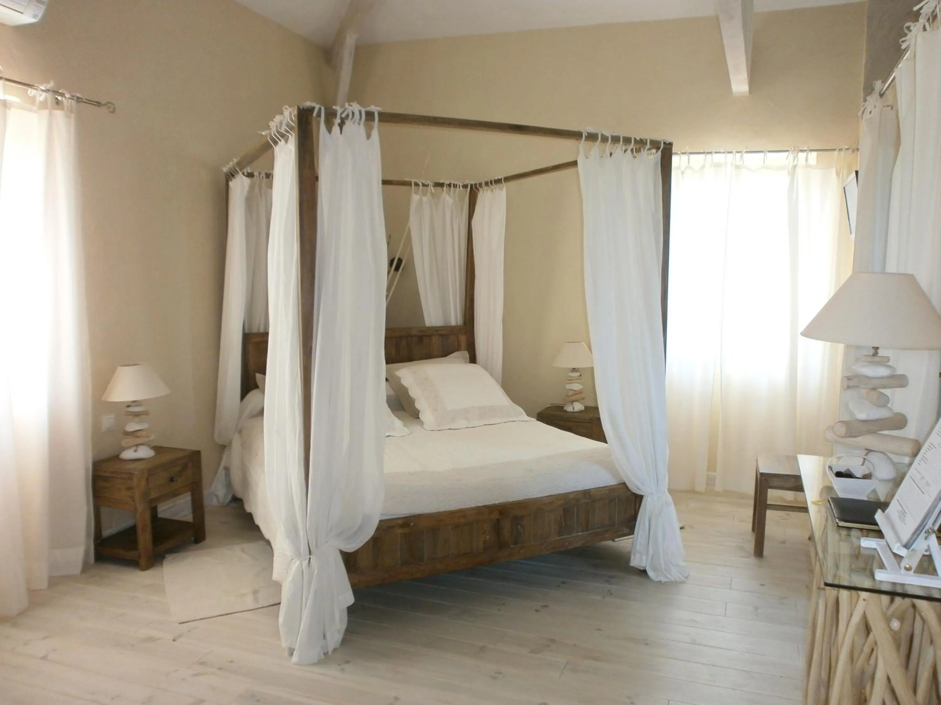 Photo of the whole room, Bed in Chambres d'Hôtes Domaine de Beunes
