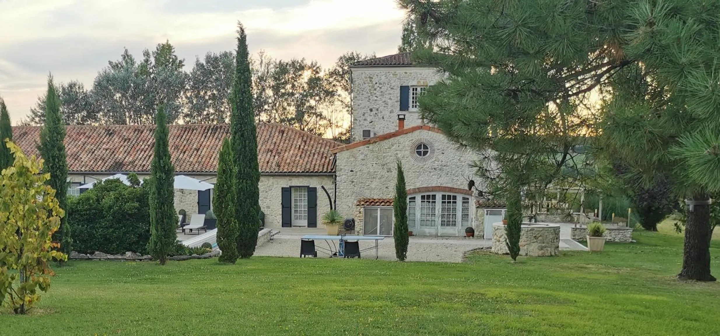 Property building in Chambres d'Hôtes Domaine de Beunes