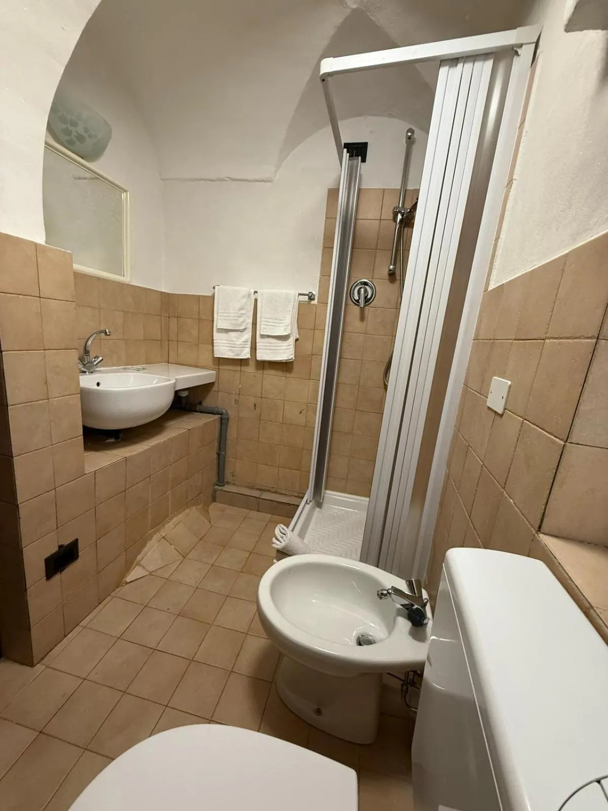 Shower in Sakura Inn Sanremo