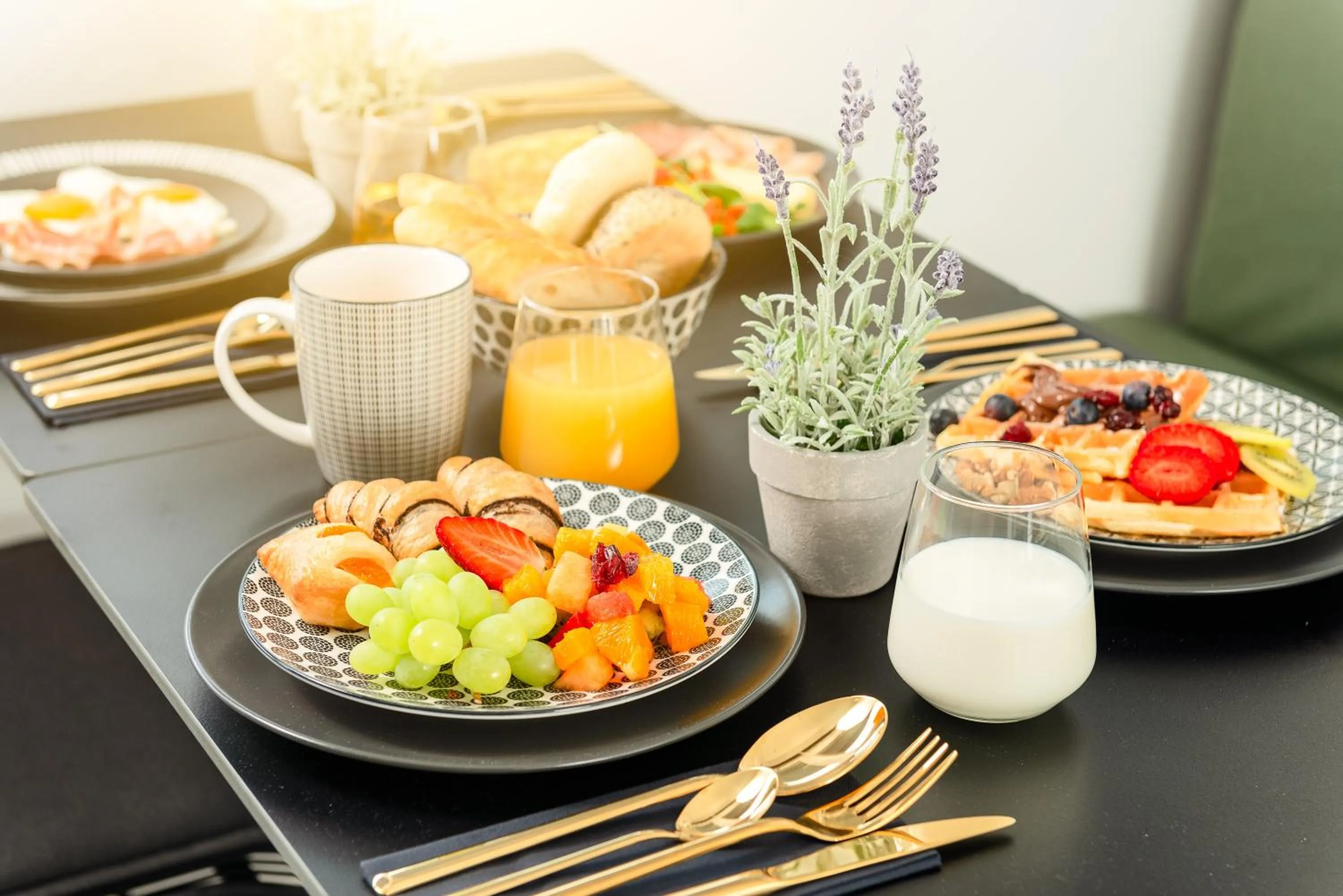 Food and drinks in Skaline Luxury rooms Split