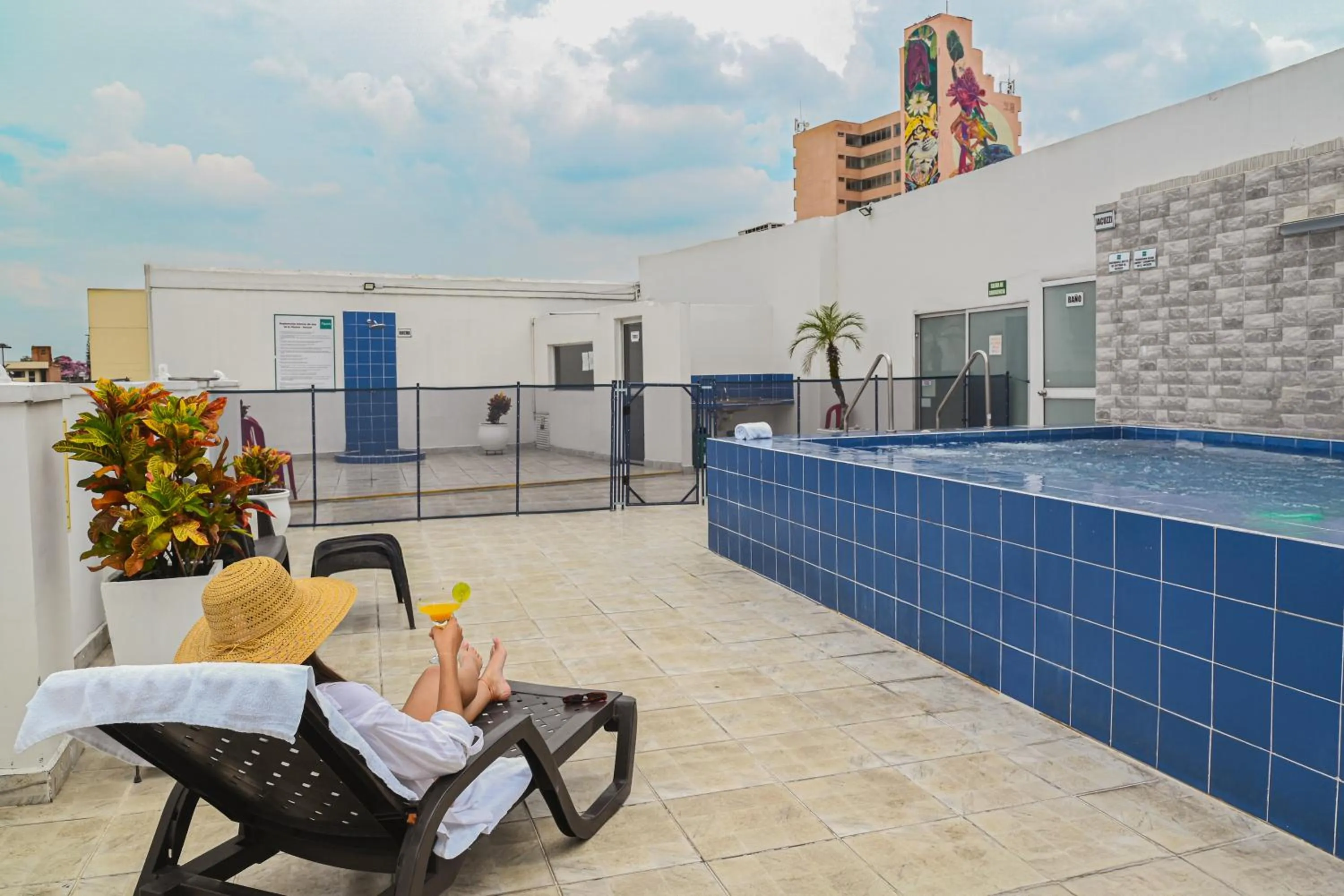 Patio in TAMA Hotel Granada Real Cali