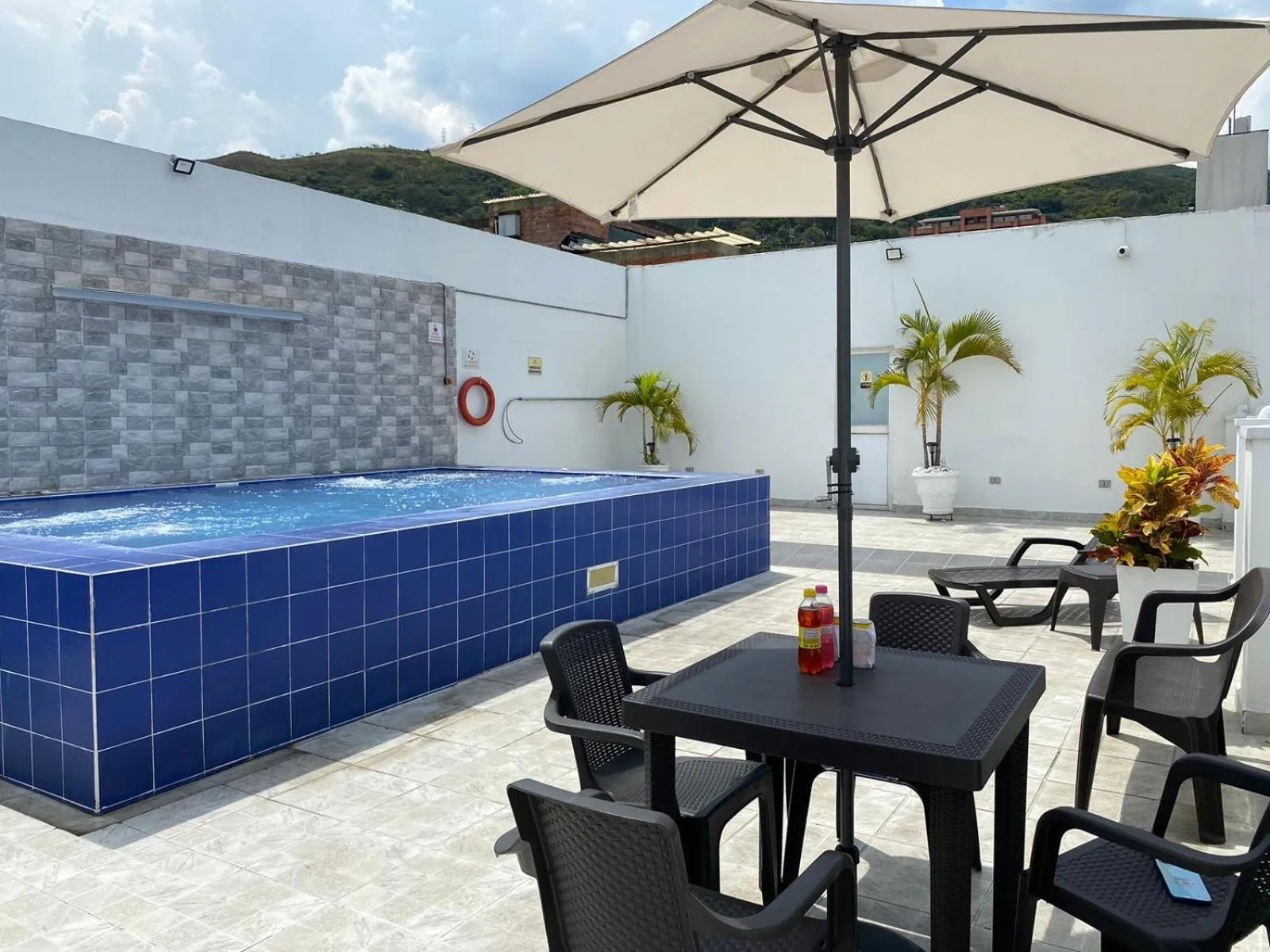 Solarium in TAMA Hotel Granada Real Cali